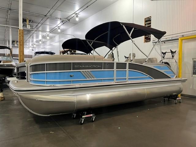 2025 Bennington M22 Swingback