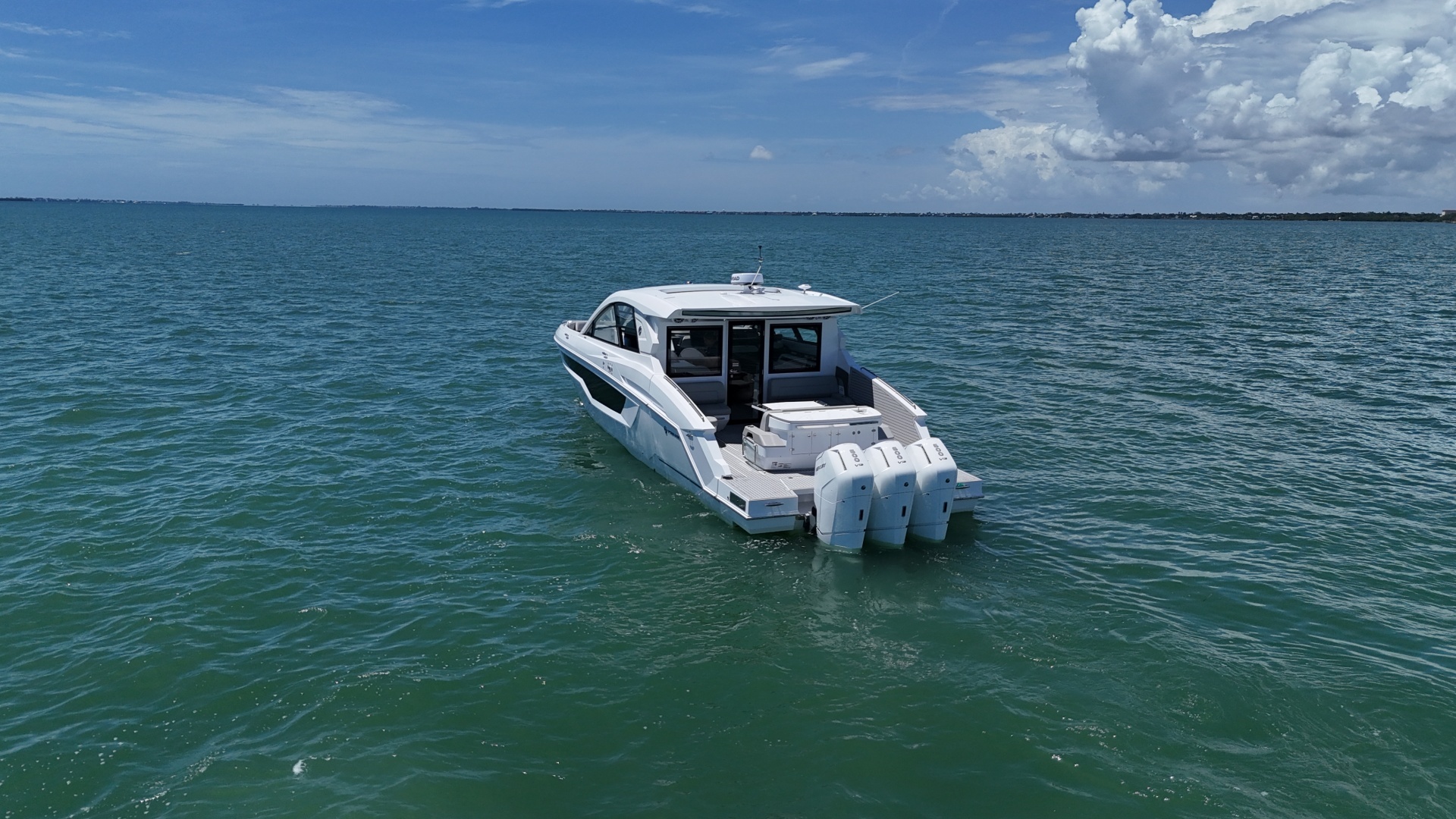 2026 Cruisers Yachts 50GLS OB - Image 8