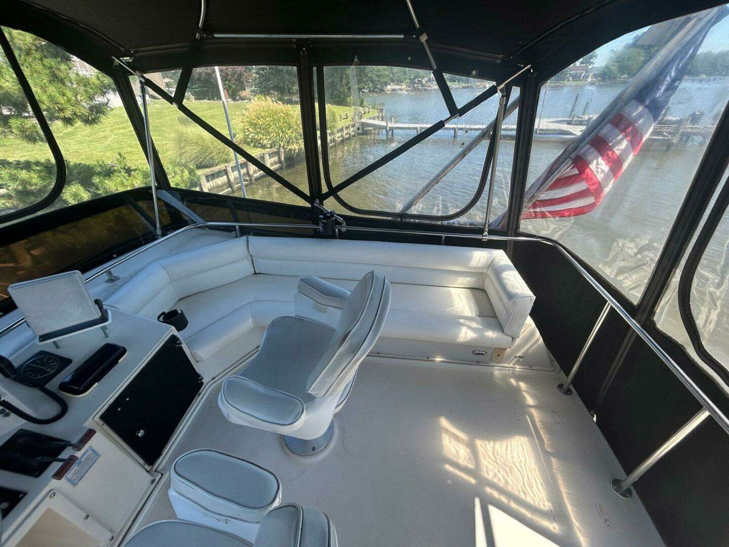 1990 Silverton 34 Convertible - Image 11