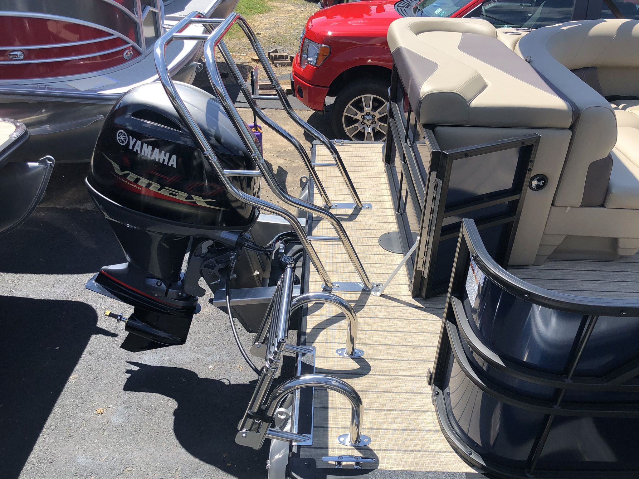 2026 Sylvan Mirage 8520 Cruise - 18