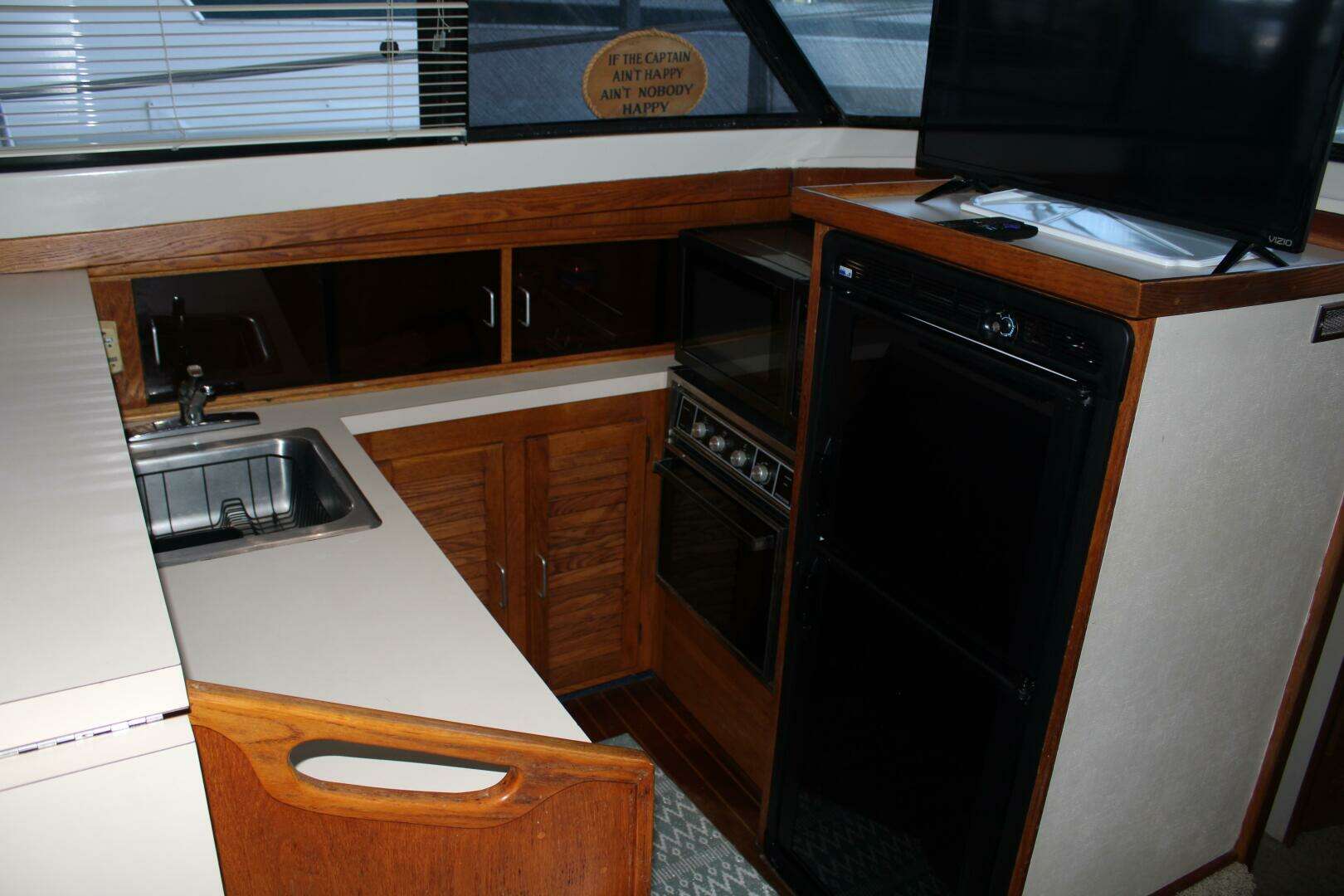 1986 Mainship 40' Double Cabin - Image 11