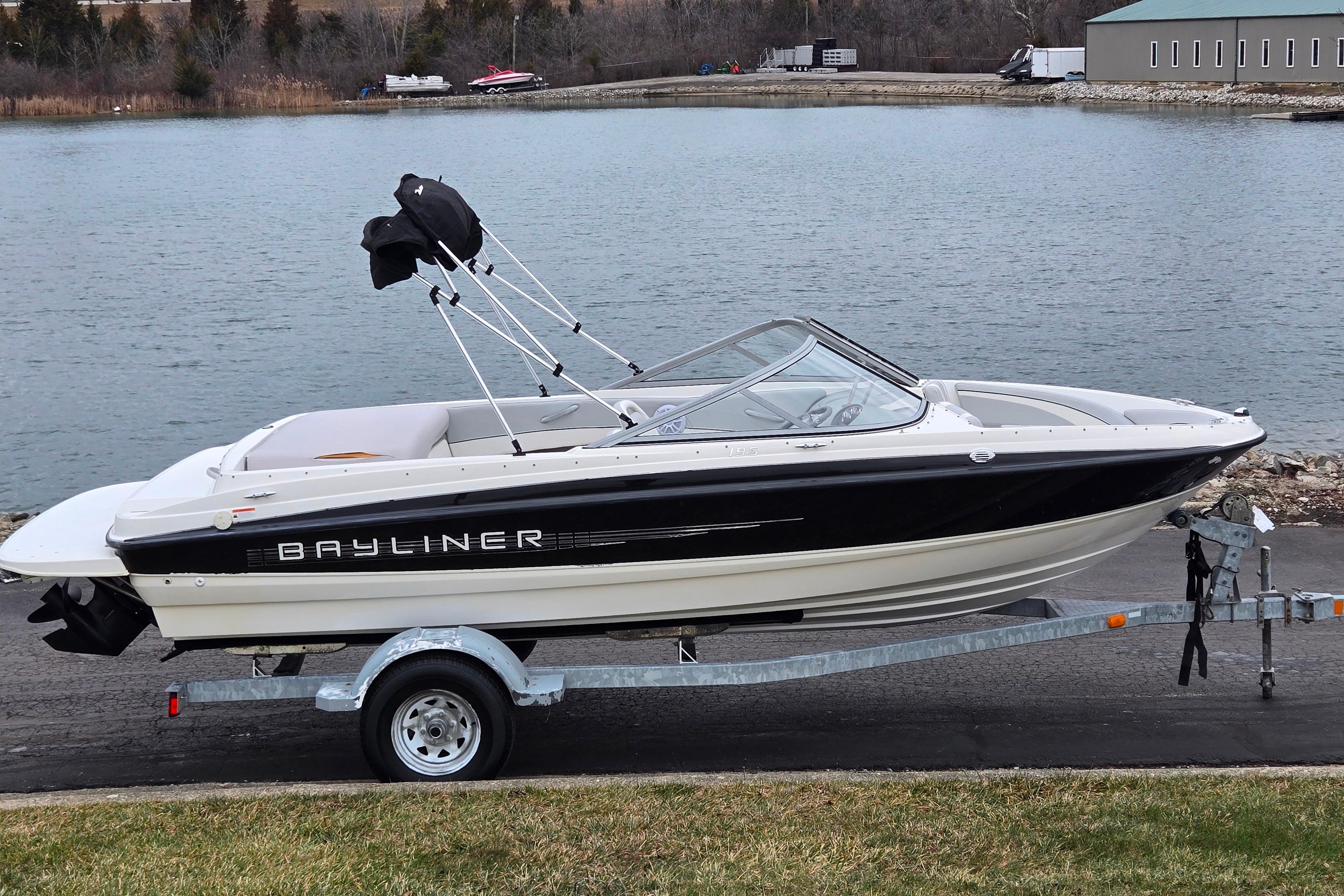 2011 Bayliner 195