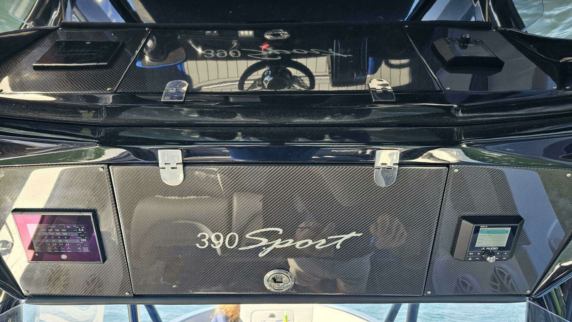 2024 Nor-Tech 390 Sport Center Console - Image 31