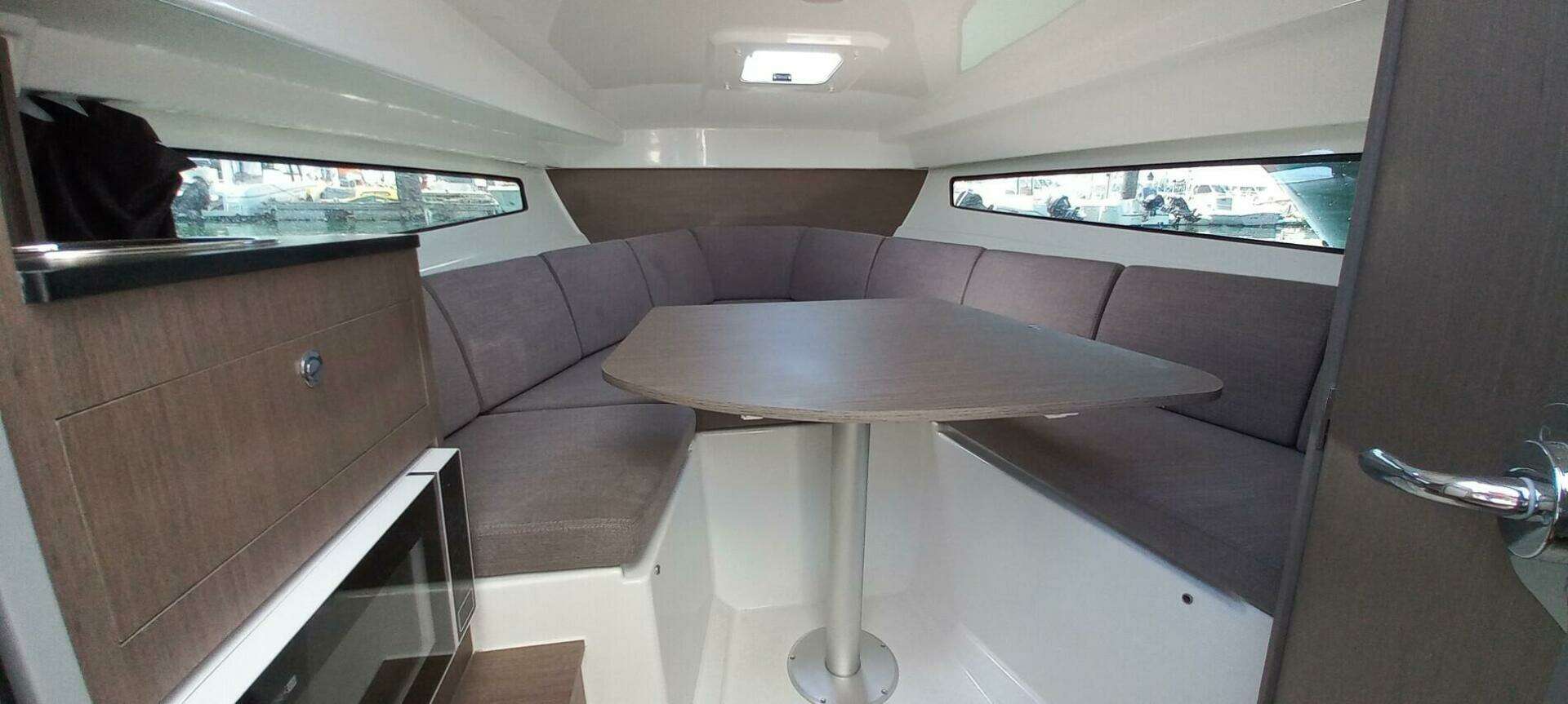 2026 Beneteau Flyer 8 SUNdeck - Image 10