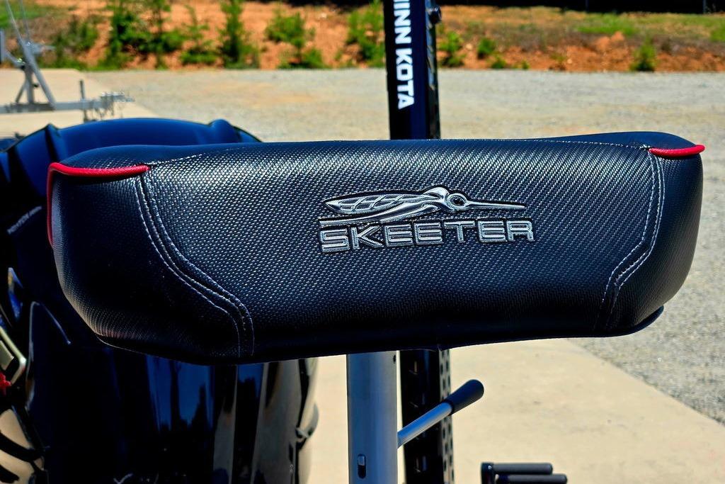 Skeeter ZXE20 boat seat with logo, 2026 model, featuring sleek black design.