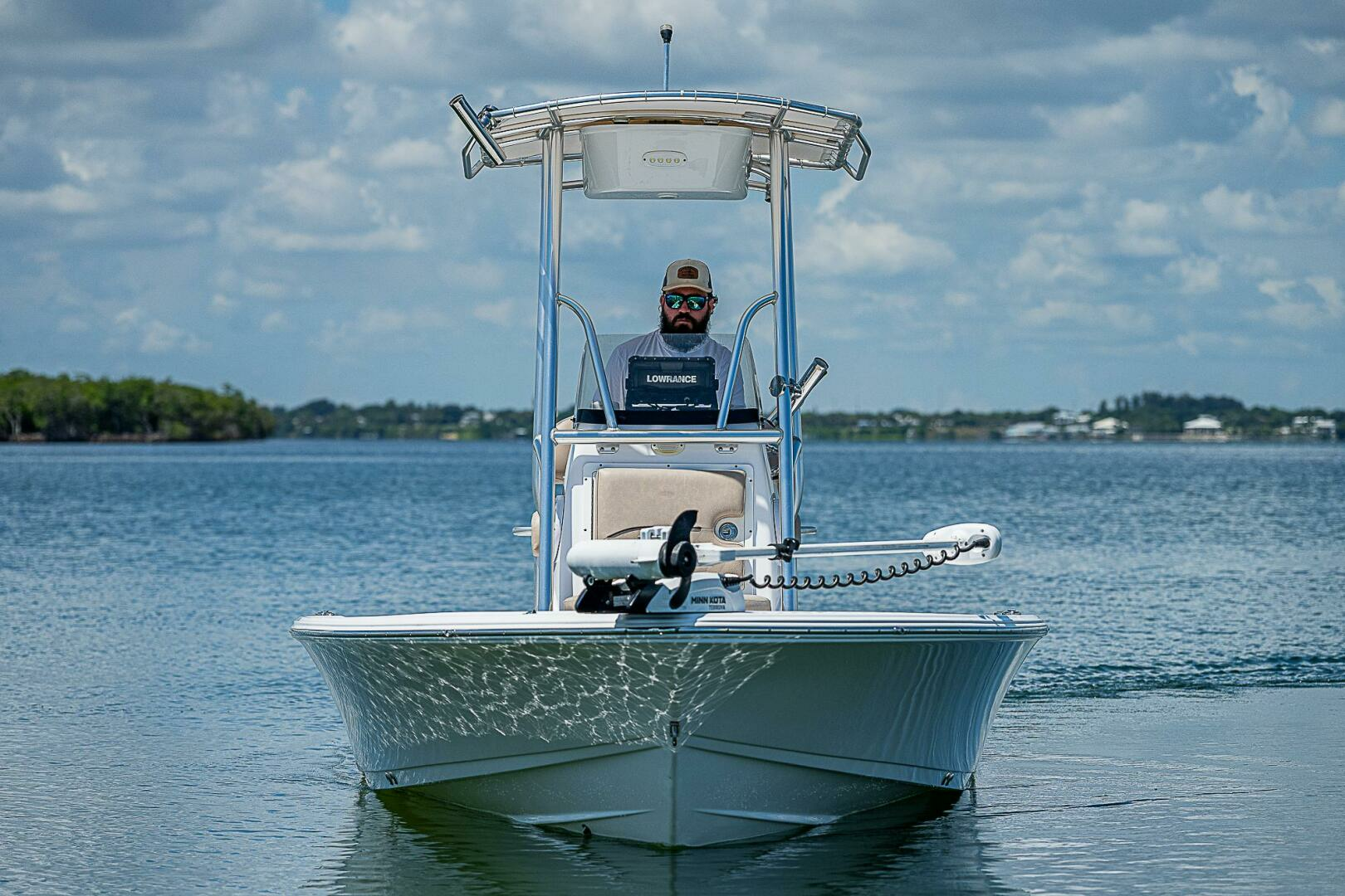 2020 Sportsman Tournament 214 Bay Boat - Image 3