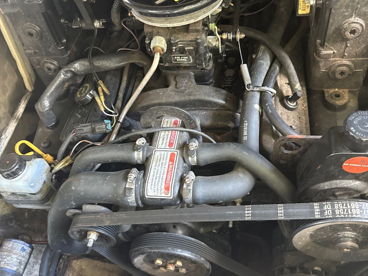 1999 Sea Ray 210 Sedan Bridge - 12