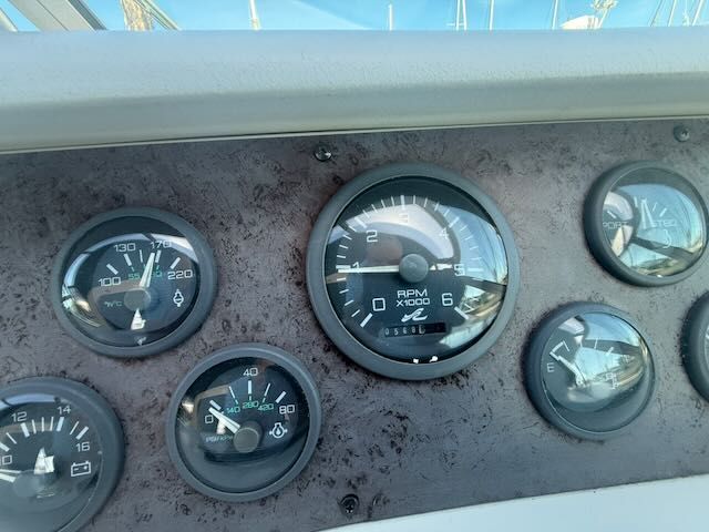 1996 Sea Ray Sundancer 330 - 12