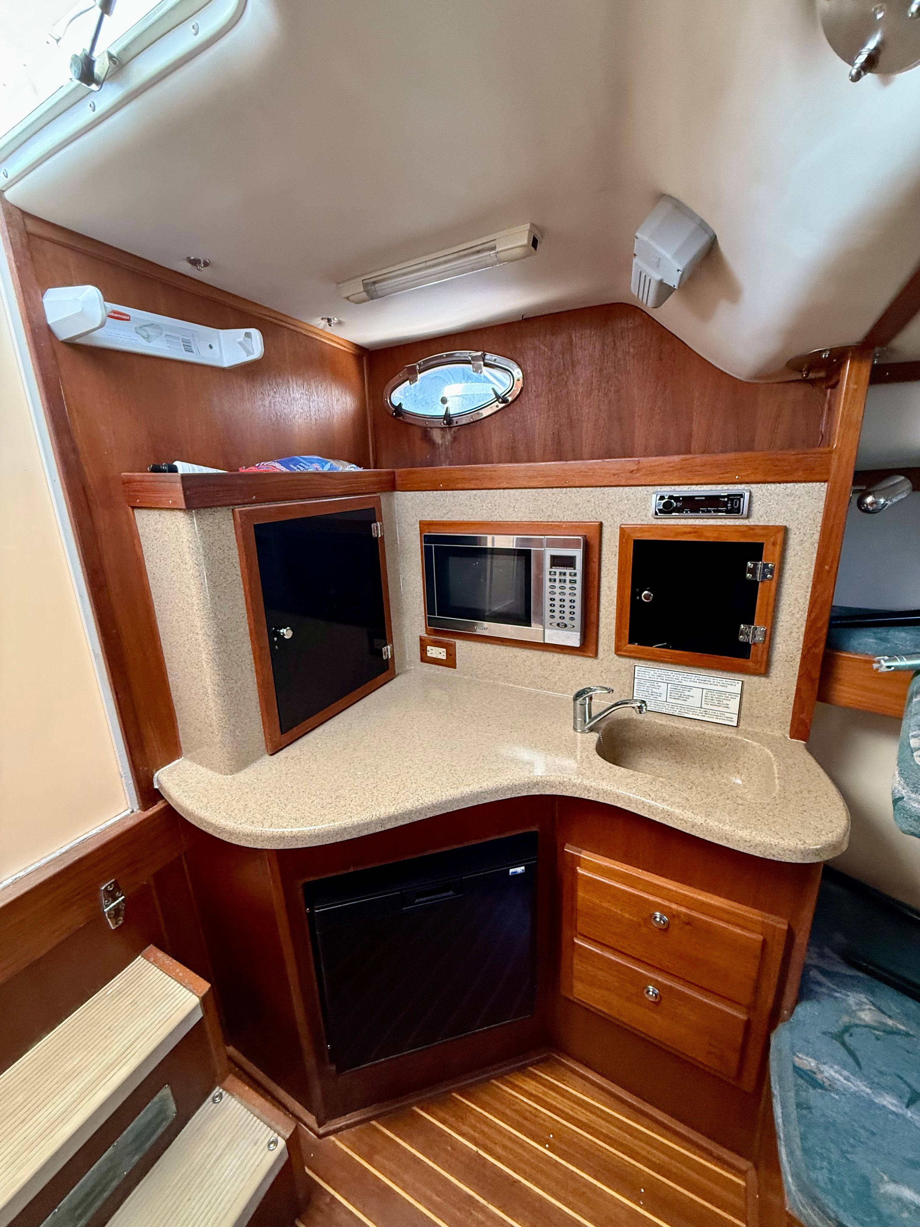 2004 Albemarle 320 Express Fisherman - 33