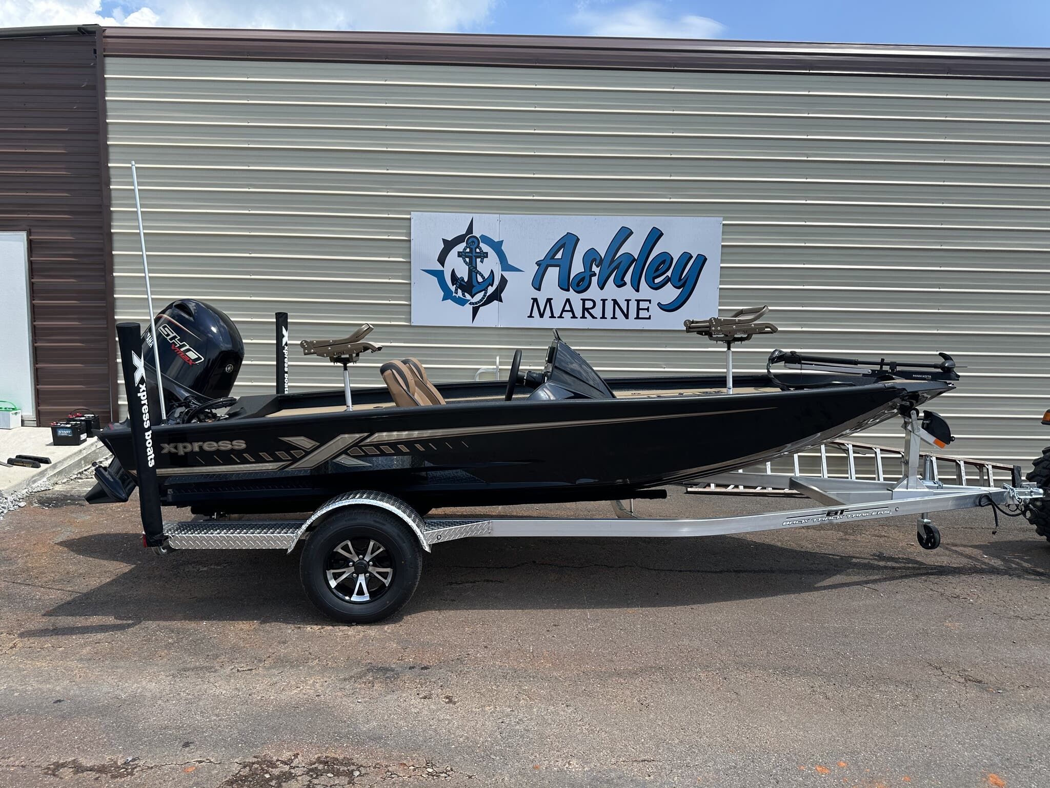 2027 Xpress H18 Bass