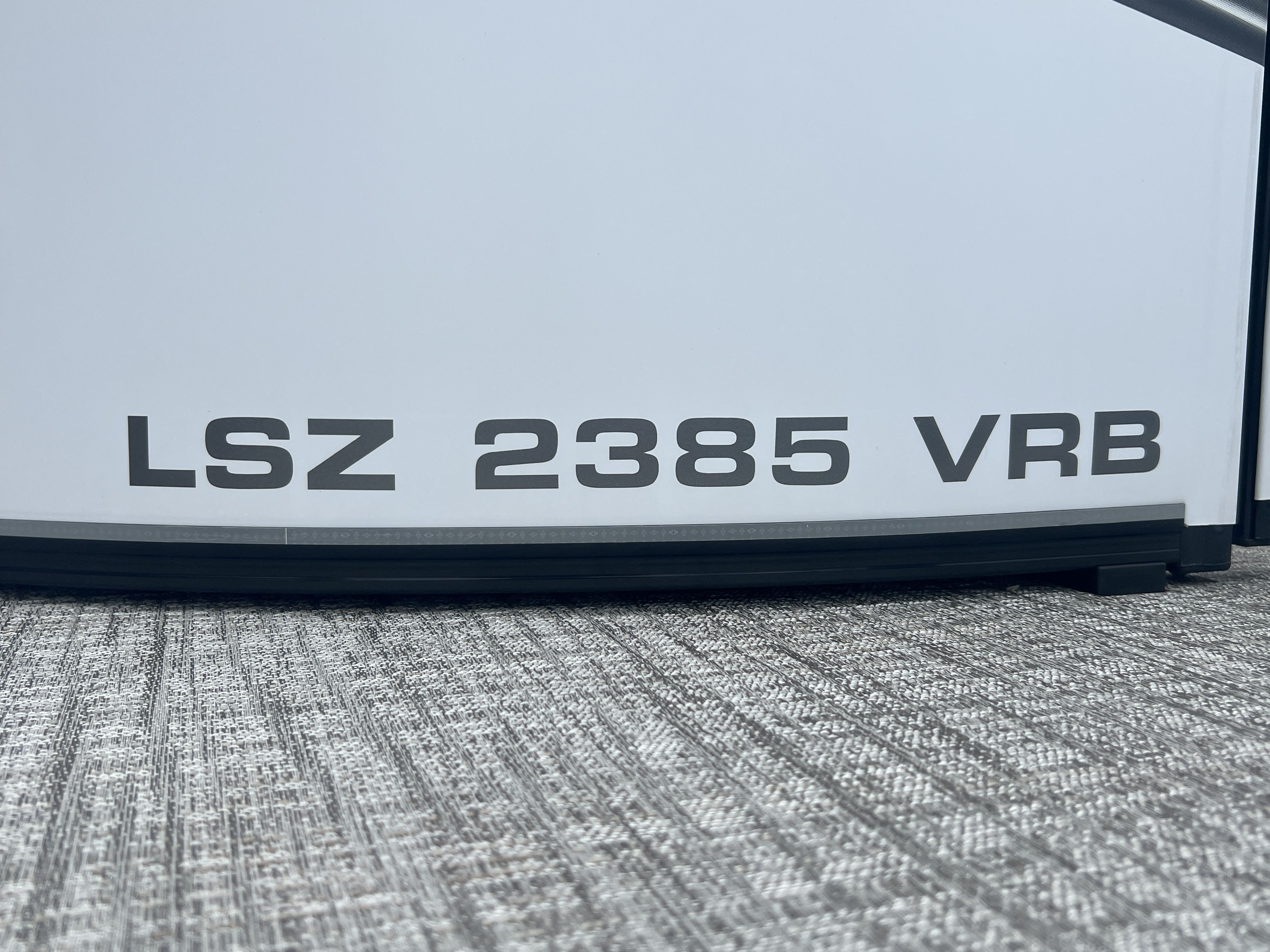2025 Avalon LSZ Versatile Rear Bench - 23' - 5