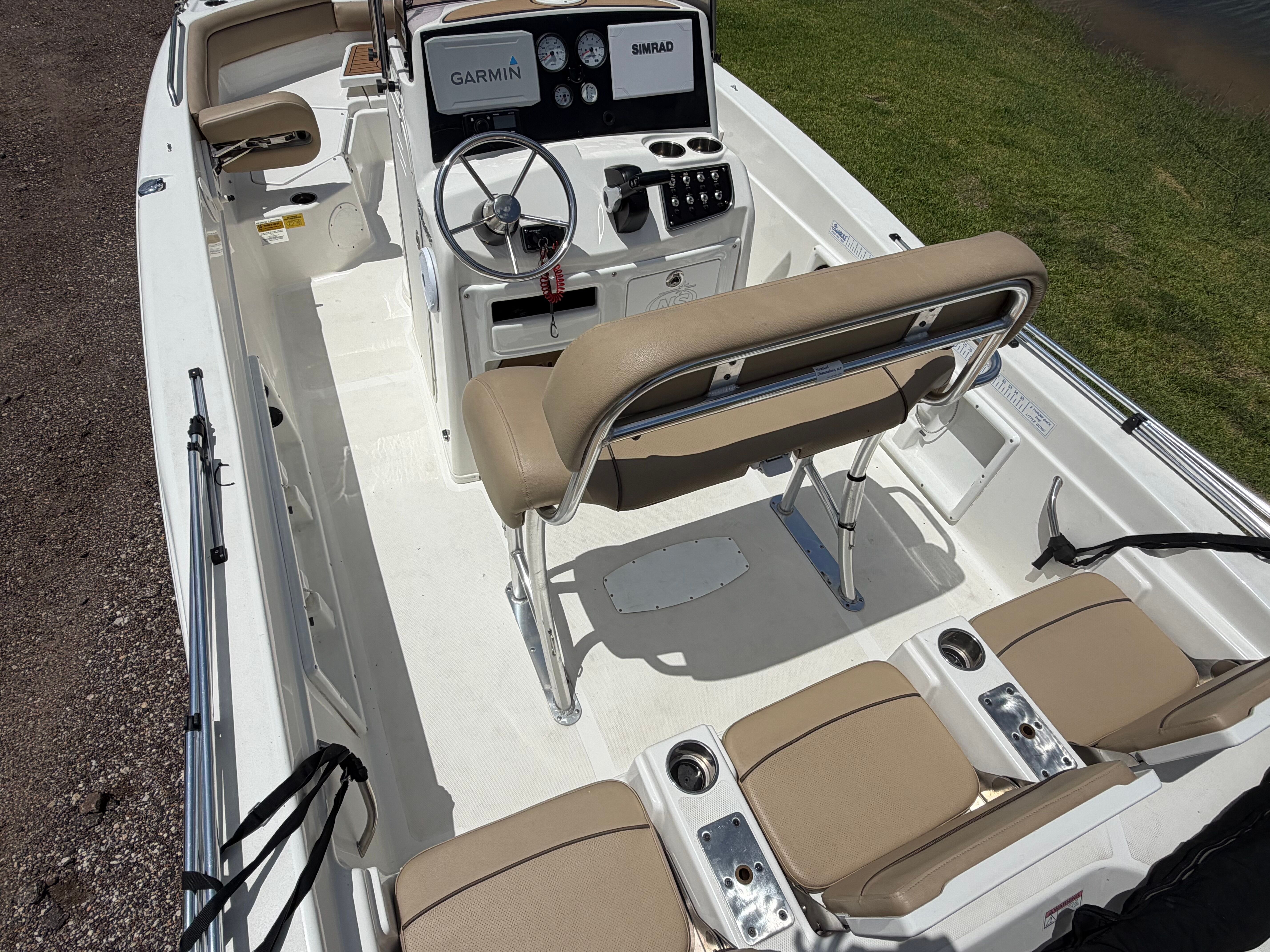 2020 NAUTICSTAR 211 HYBRID DLX - Image 8