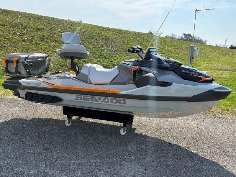 2026 Sea-Doo FishPro Trophy 170 w/ Sound - 13