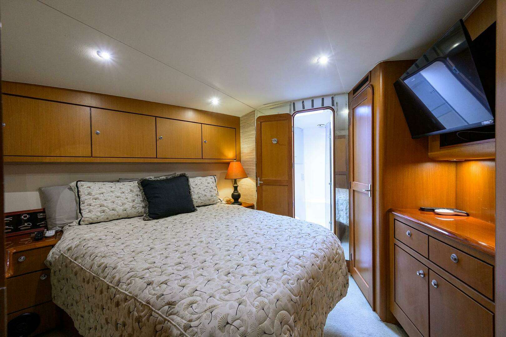 2001 Ocean Yachts 56 Super Sport - Image 33