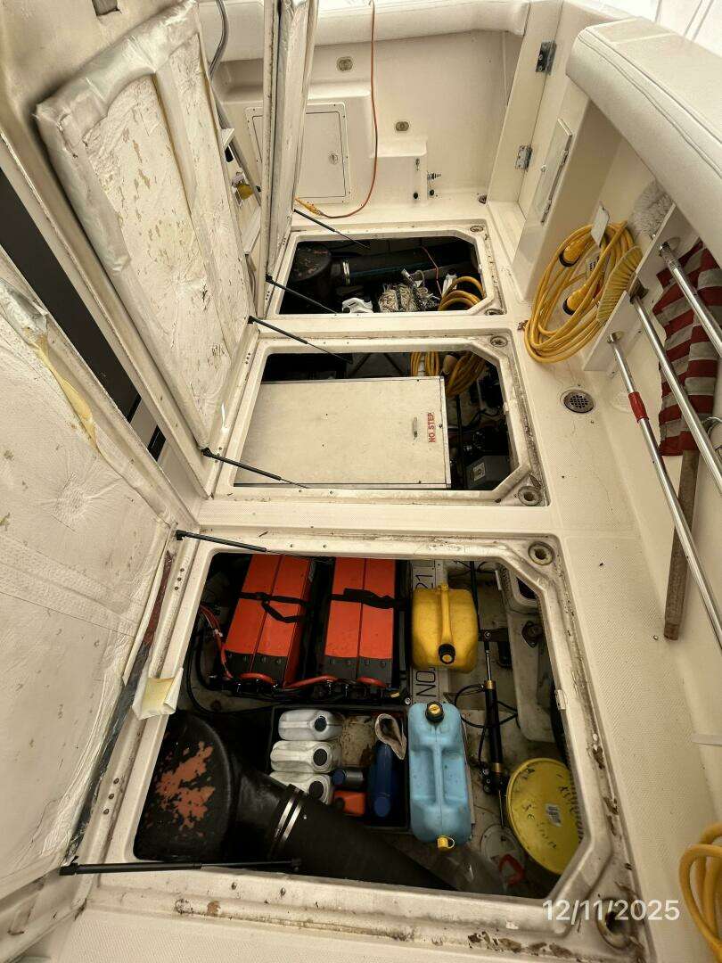 1998 Bayliner 4788 - Image 34