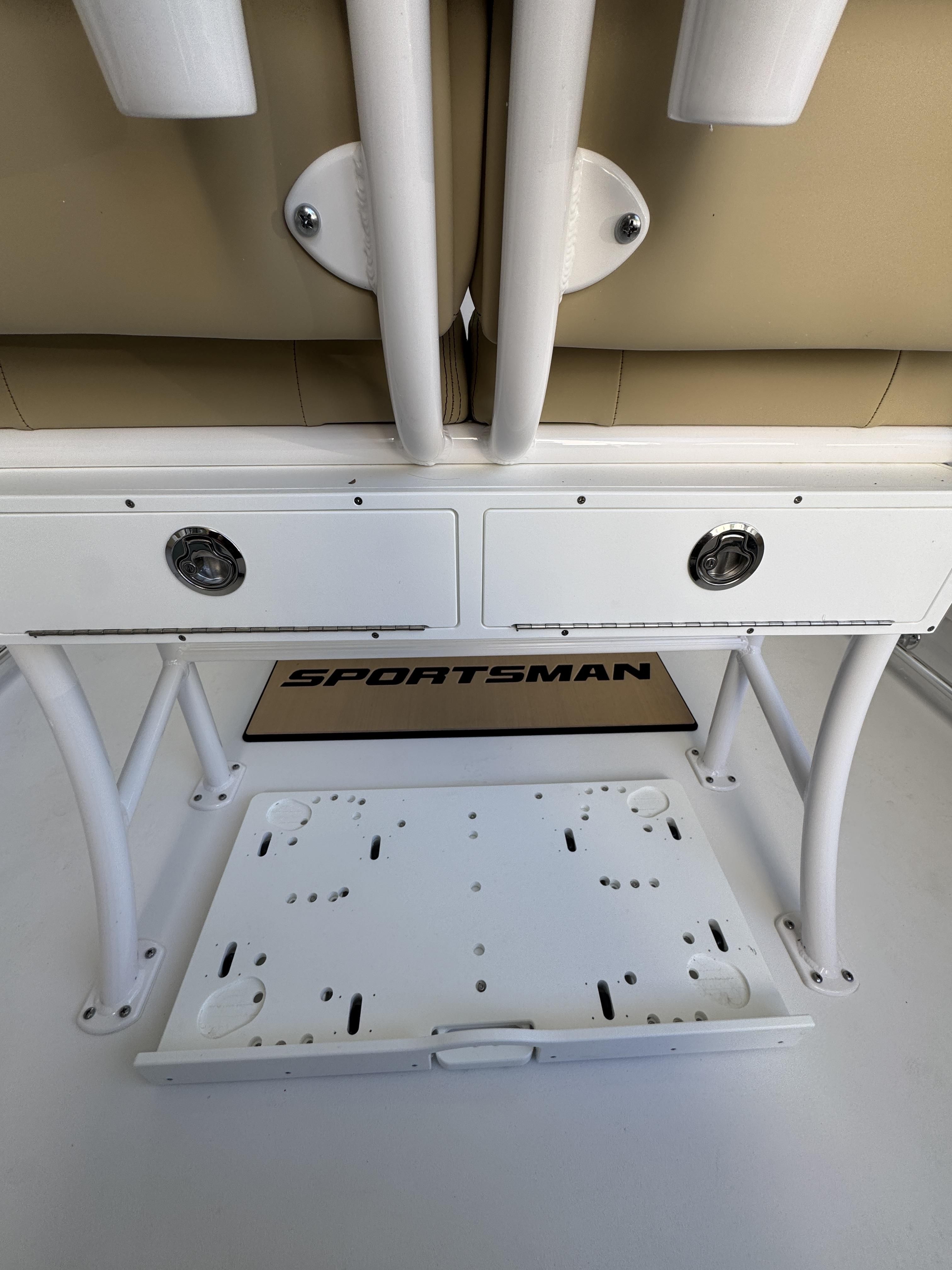 2026 Sportsman Heritage 231 Center Console - 32
