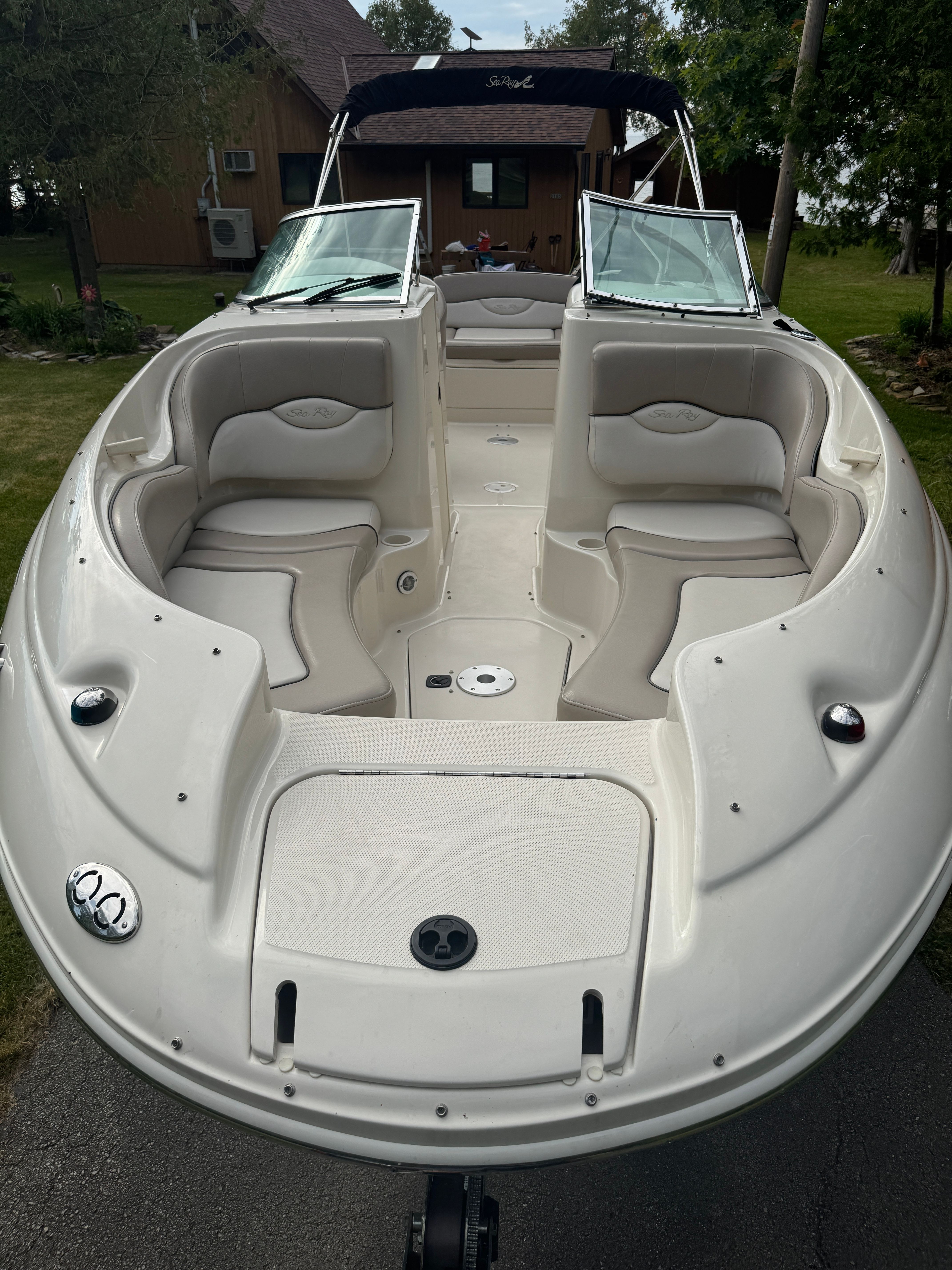 2002 Sea Ray 220 Sundeck - 33