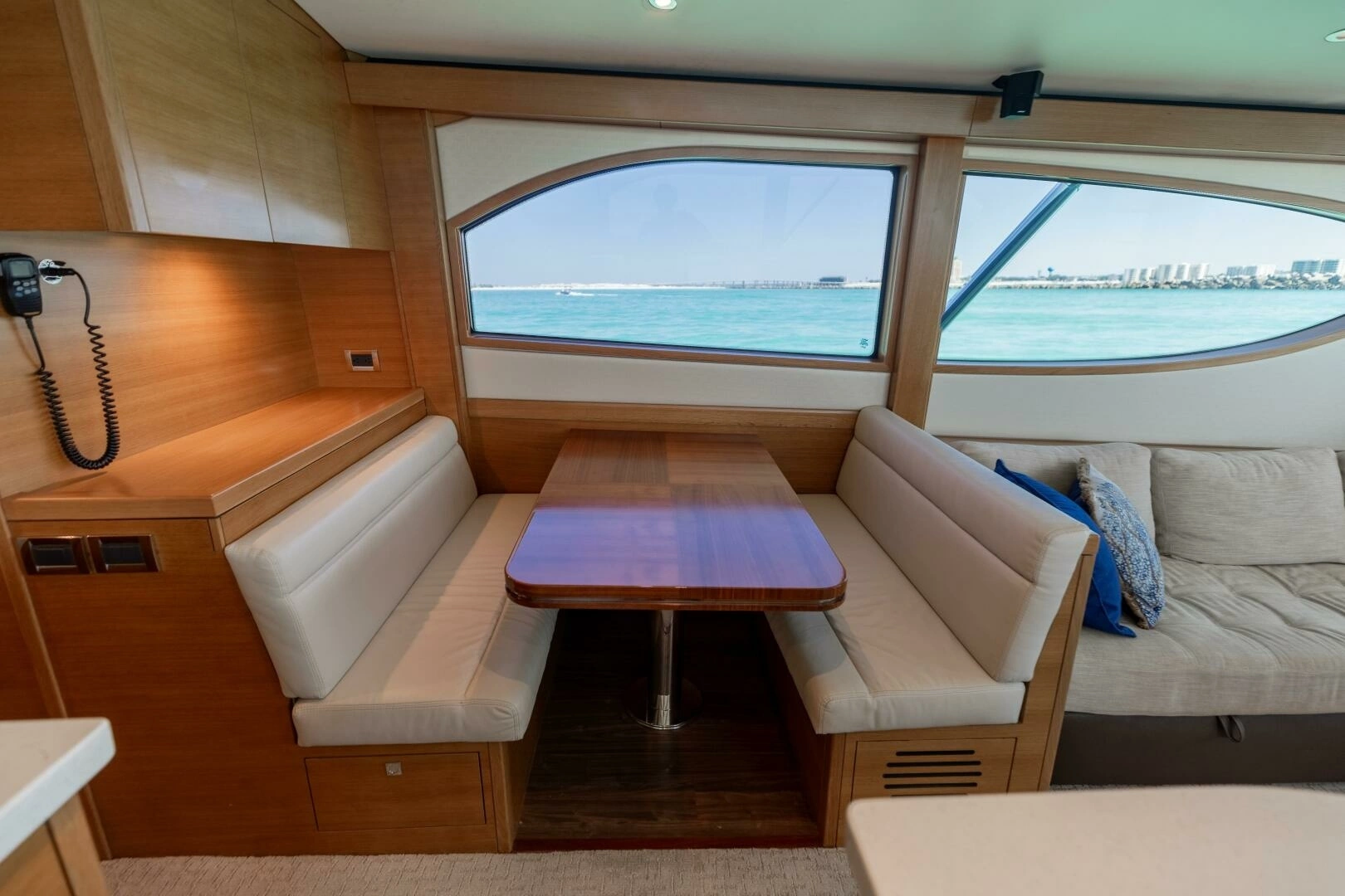2016 Hatteras GT60 - Image 20