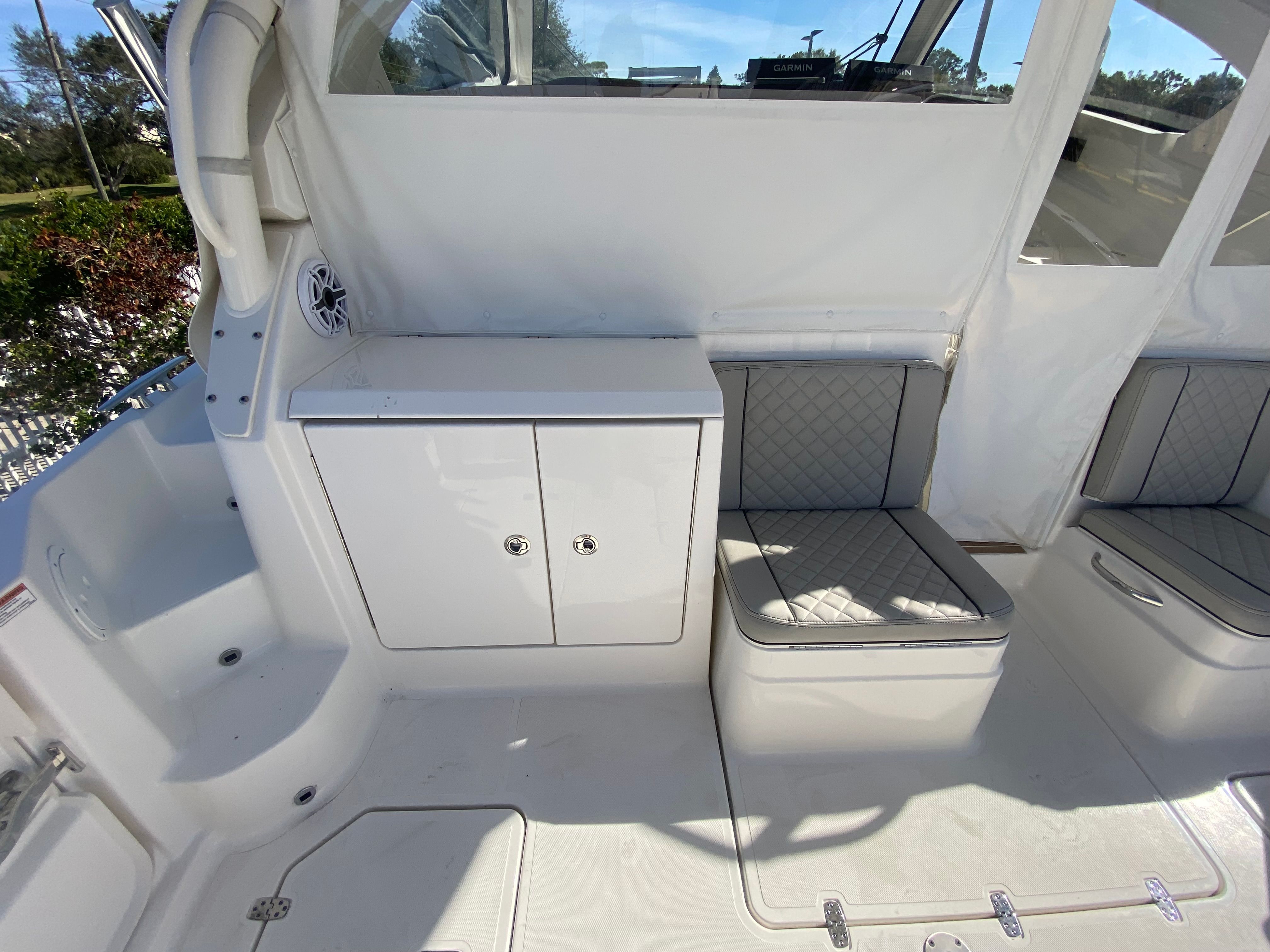 2025 PURSUIT 405 OS - Image 16