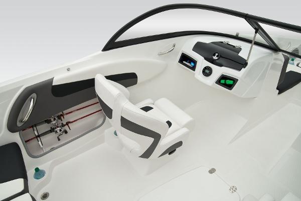 2025 Tahoe 200 S - 46