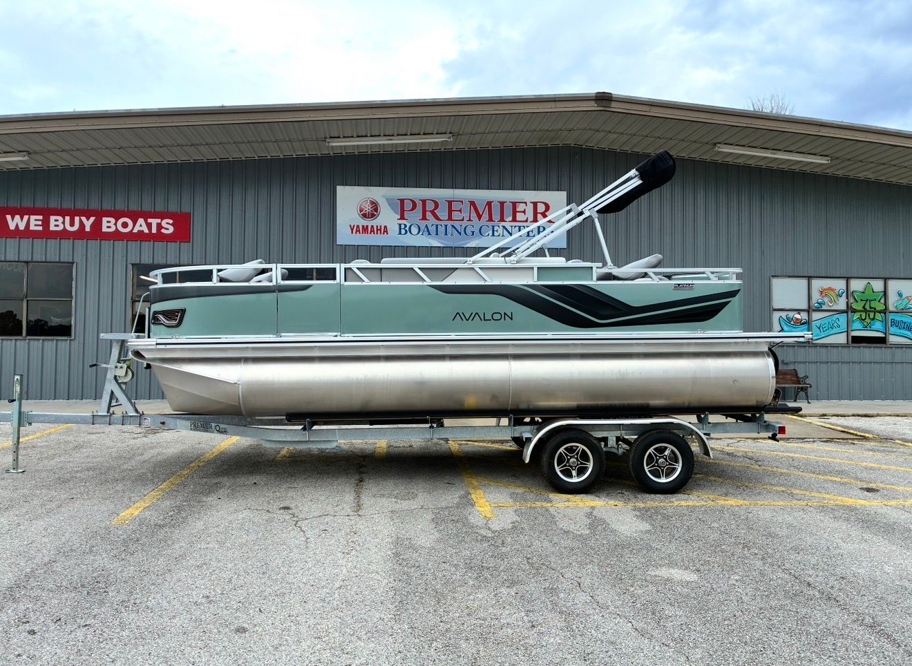 2026 Avalon Venture 85 Rear Fish - 21'