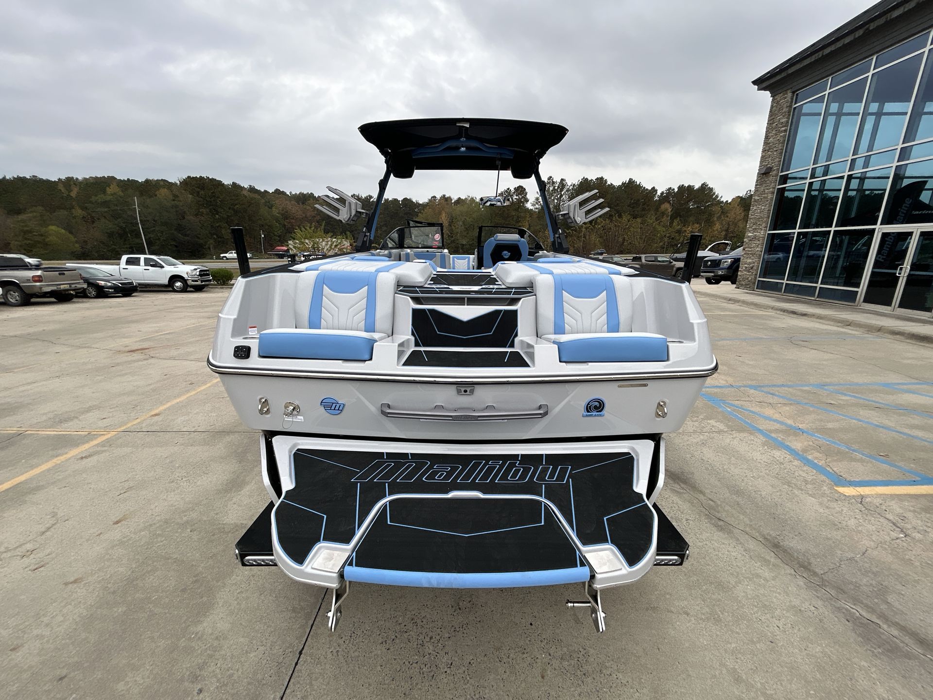 2025 MALIBU 25 LSV - Image 6