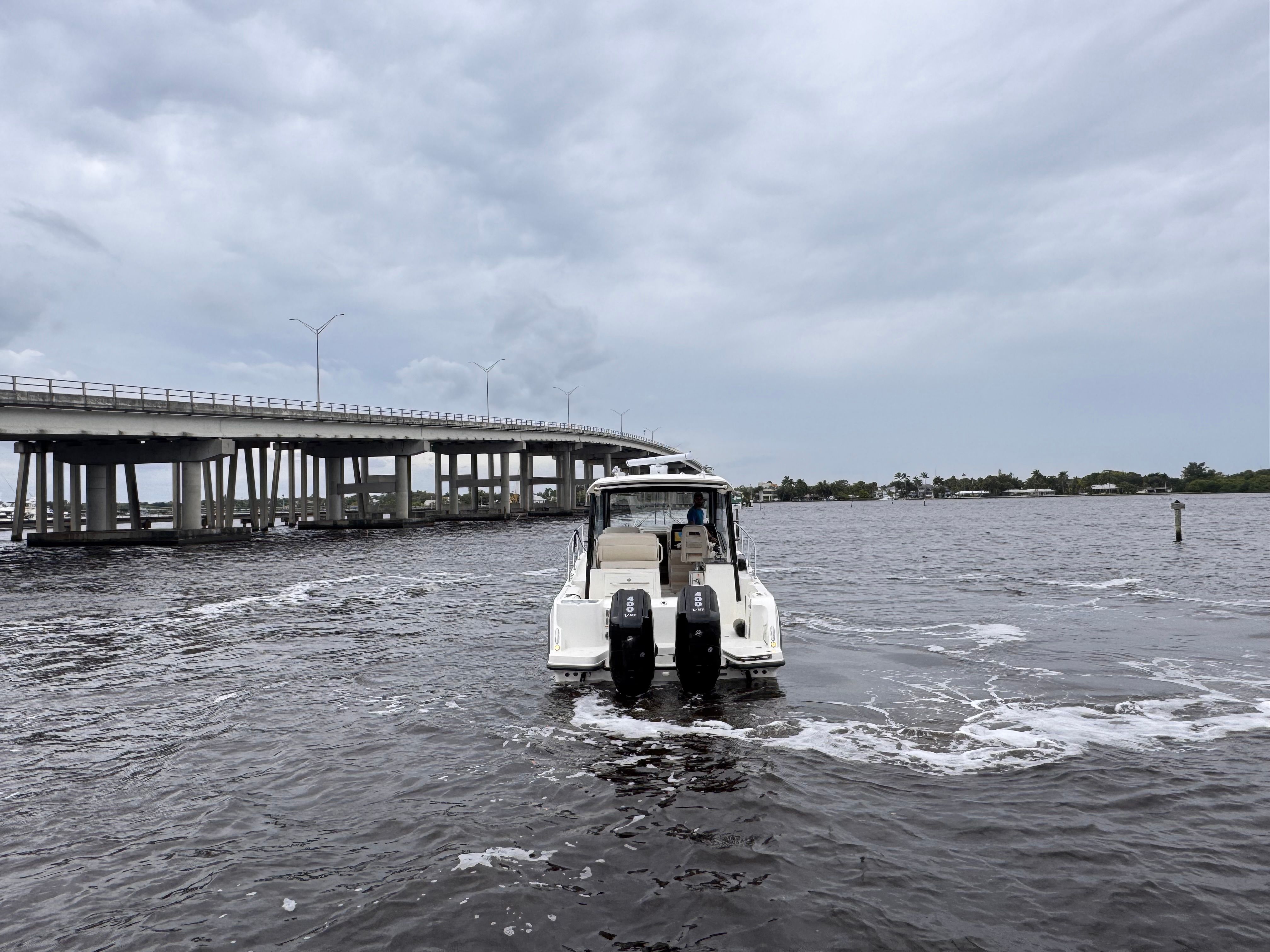 2026 Boston Whaler 325 Conquest - 7