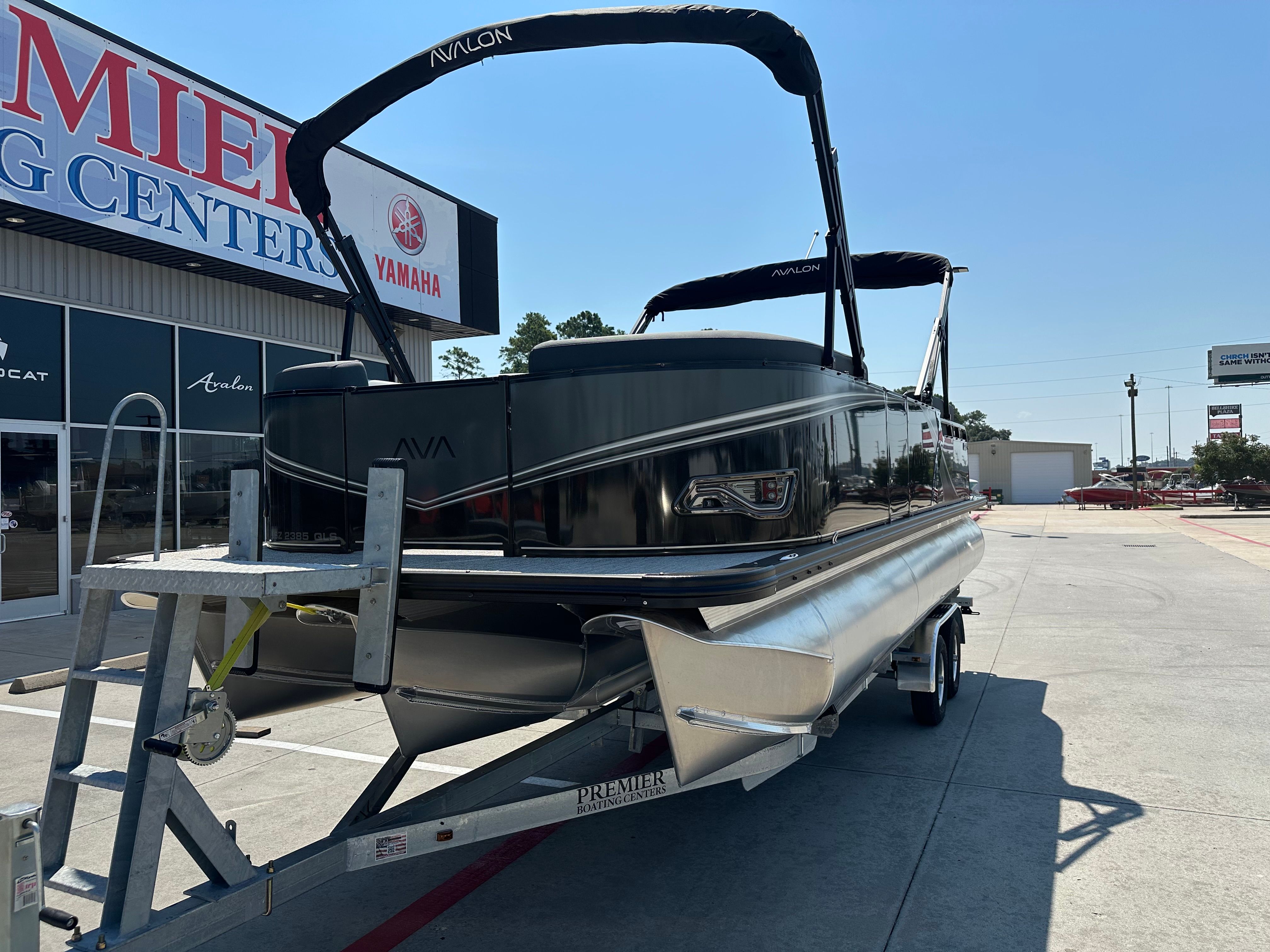 2025 Avalon LSZ Quad Lounge Shift - 23' - 3