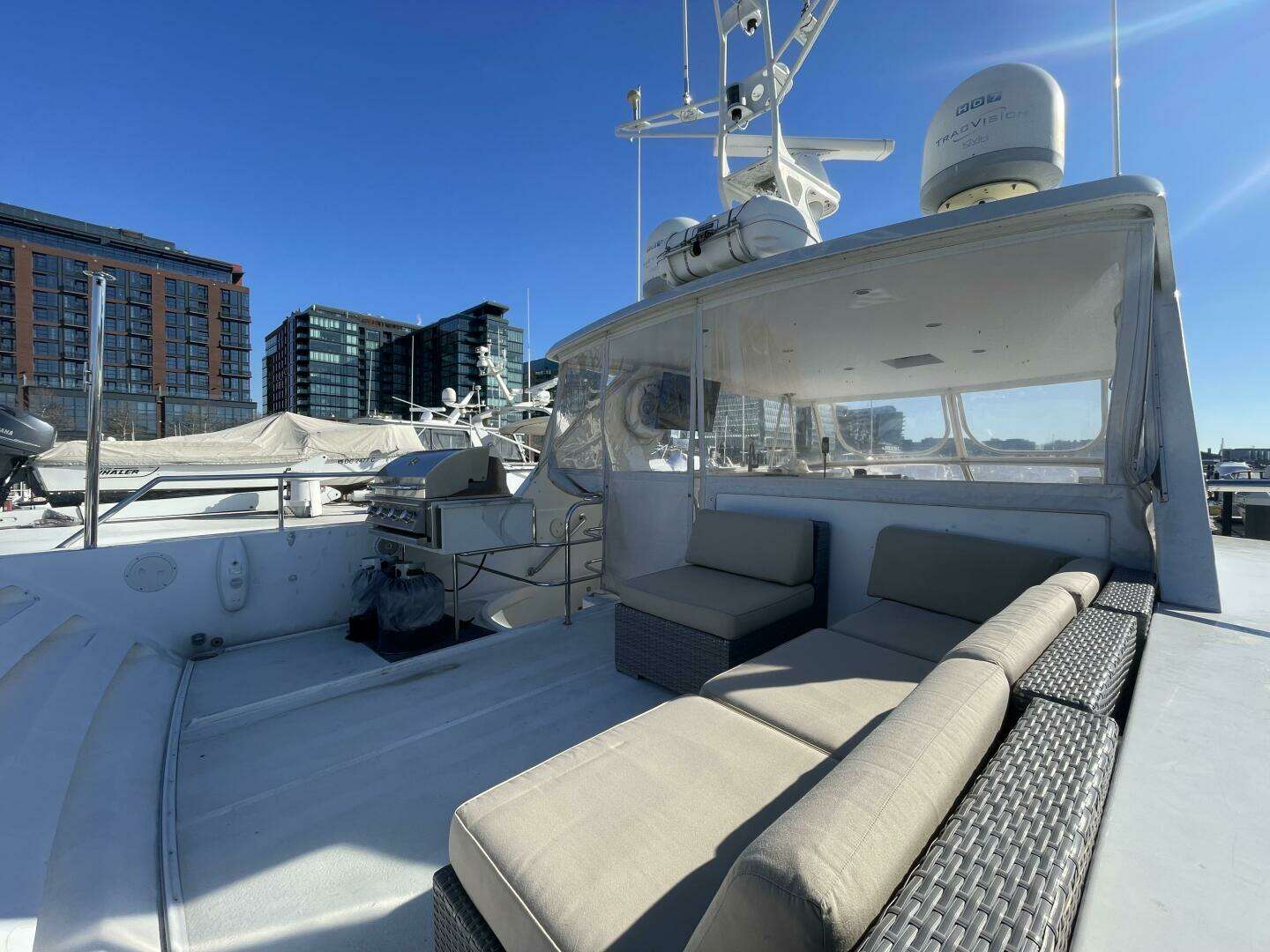1999 Horizon 70 MY - Image 31