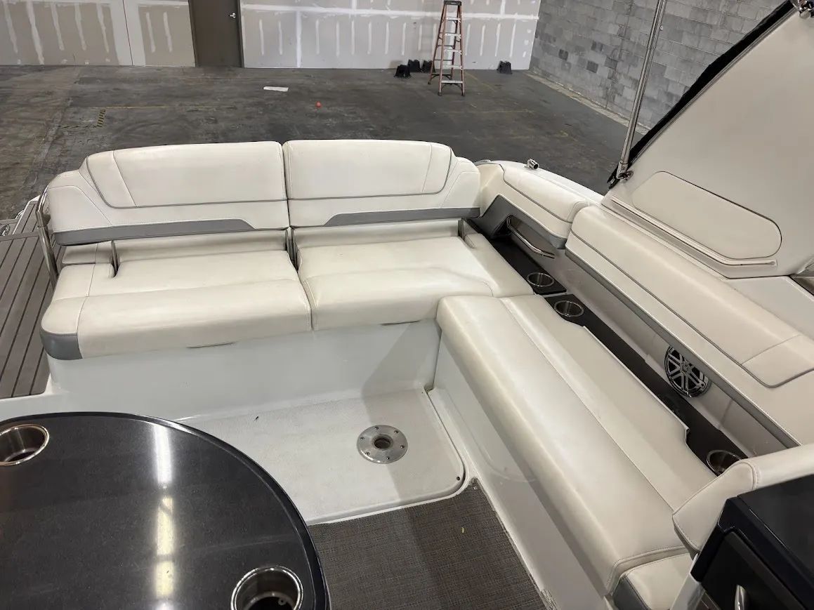 2015 Formula 330 Crossover Bowrider - 8