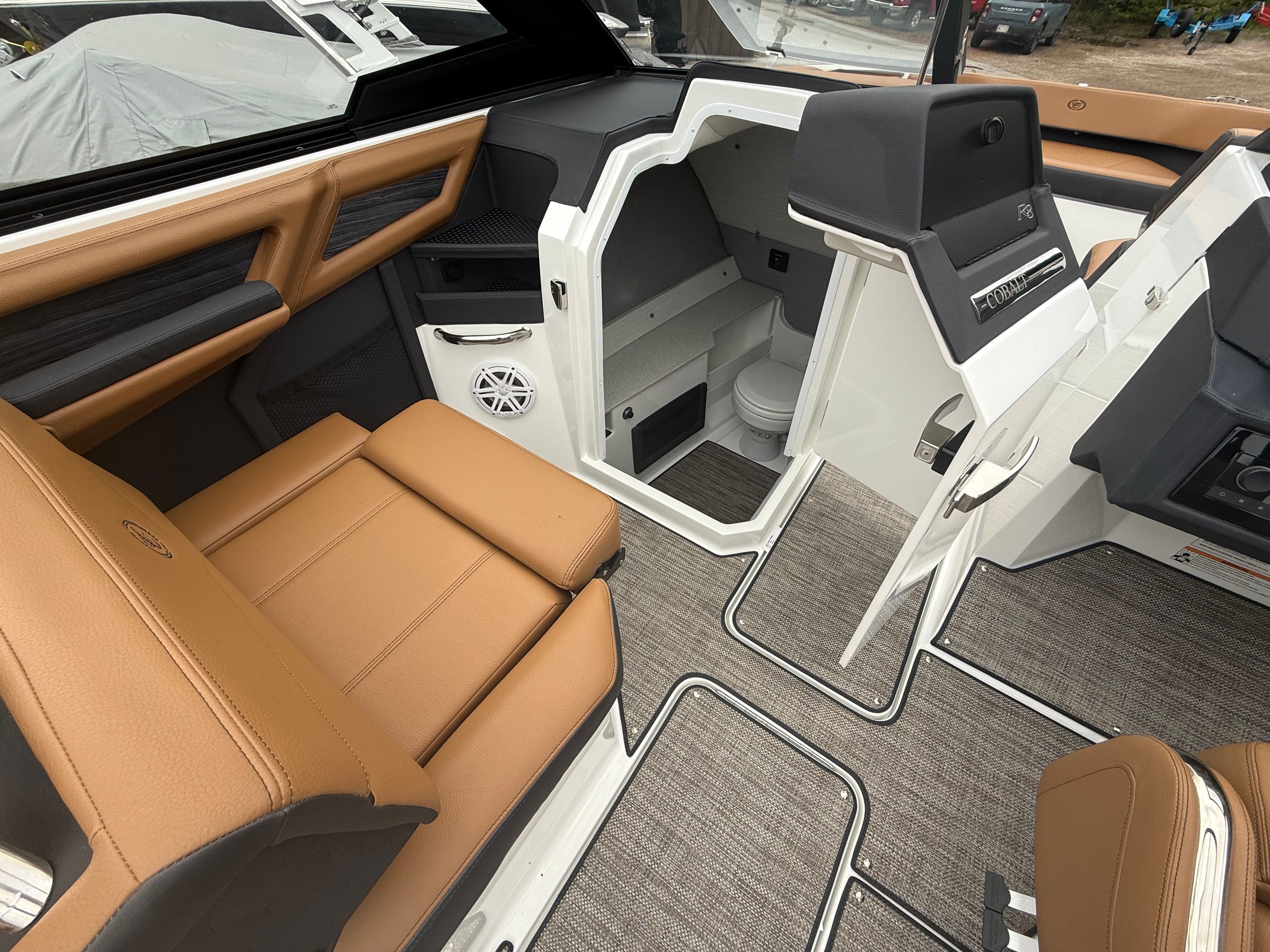 2026 Cobalt R8 Surf - 12