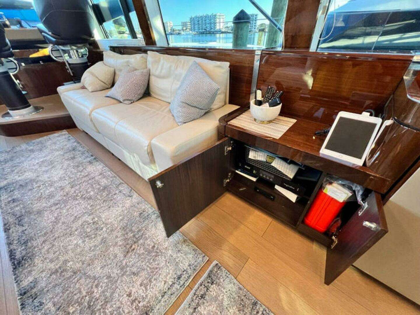 2020 Fairline Squadron - Image 9