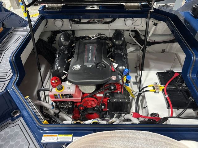 2026 Cobalt R4 Surf - 24