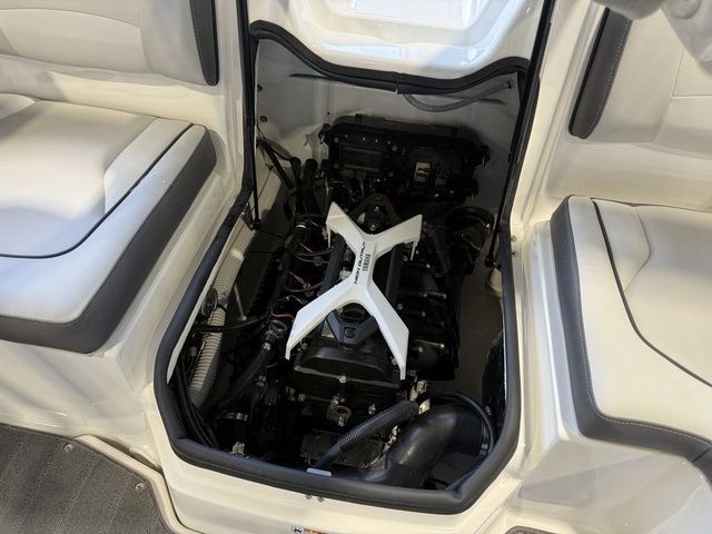 2026 Yamaha Boats SX190 - 10