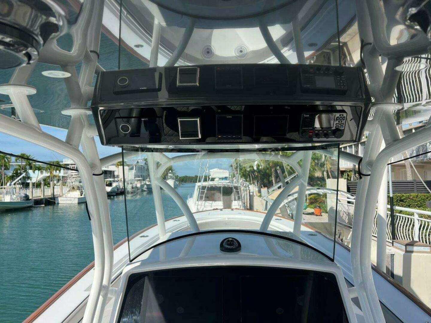 2023 Valhalla Boatworks V-33 - Image 14