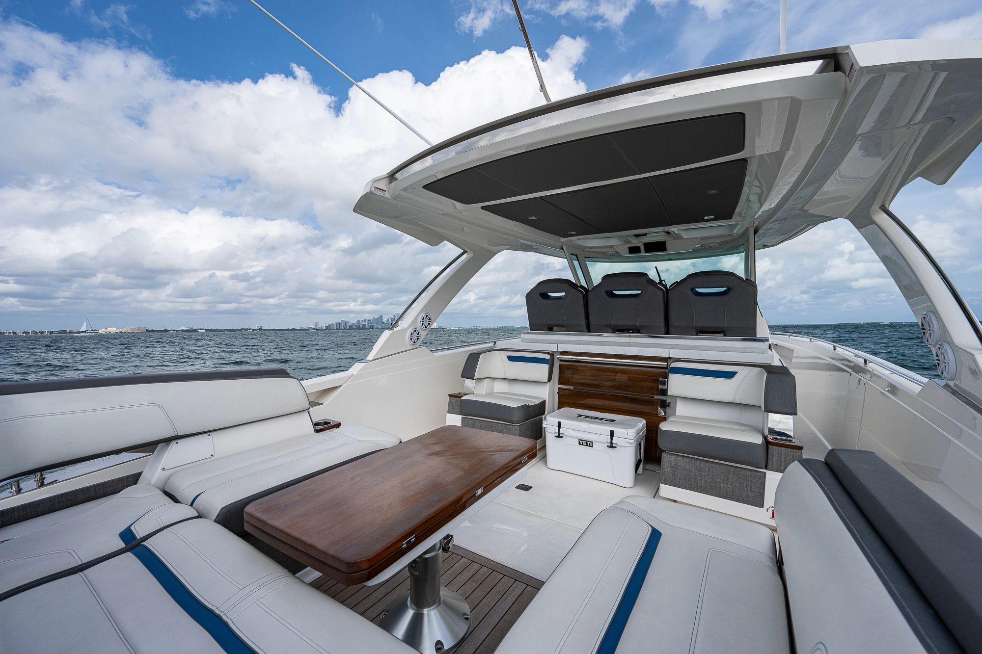2021 Tiara Yachts 38 LS - 12