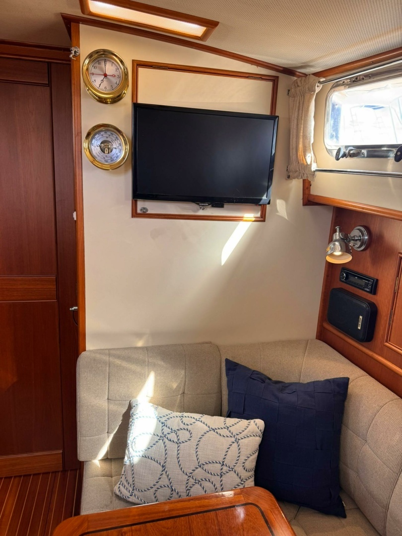 1999 Grand Banks Yachts — - Image 29