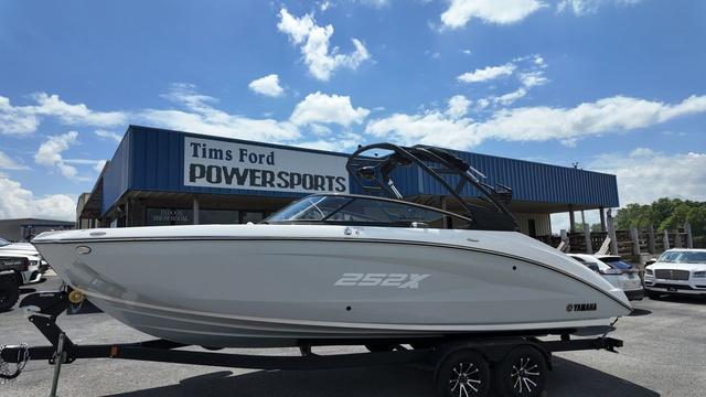 2024 Yamaha Boats 252XE - 2