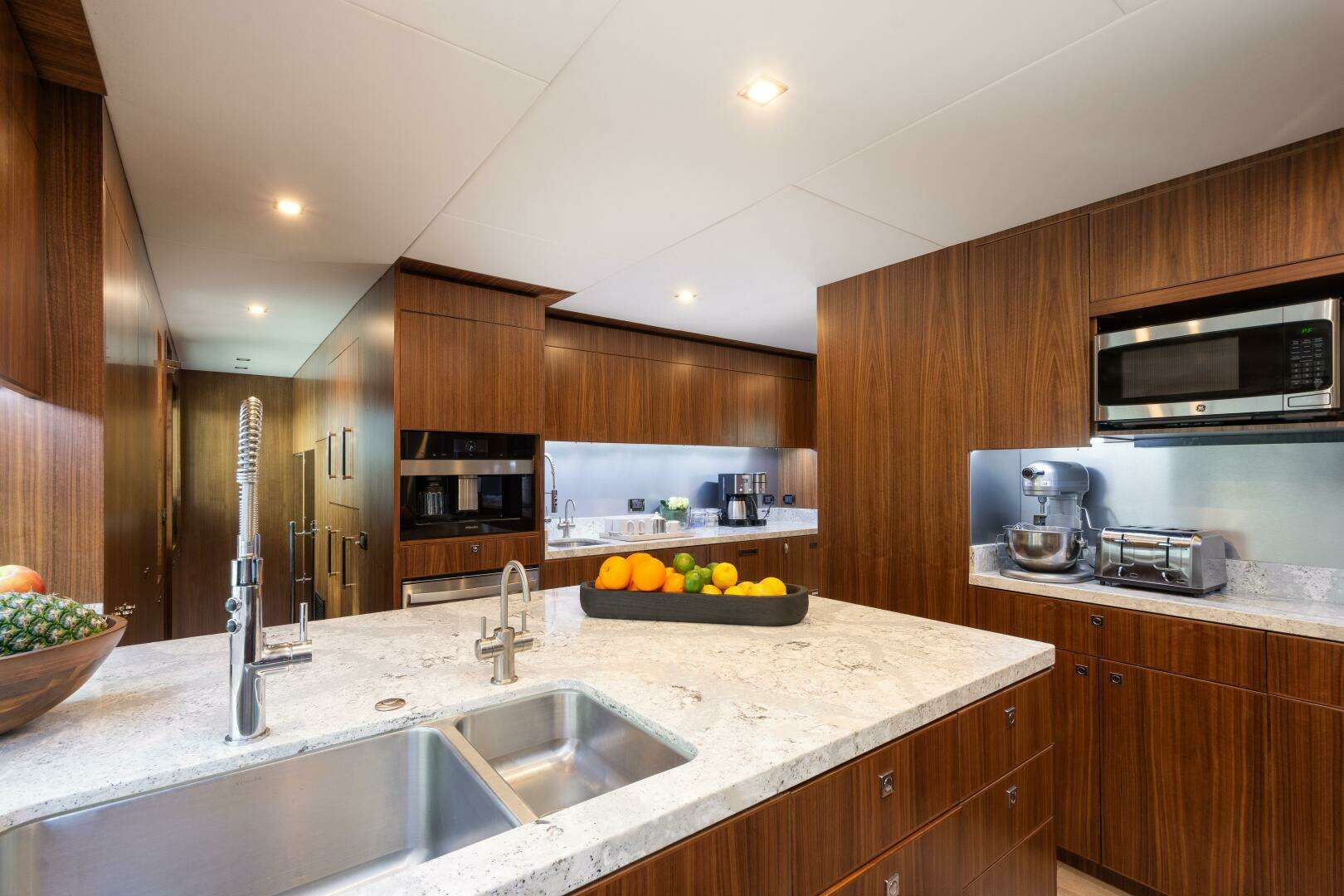2024 Hargrave Raised Pilothouse - Image 8
