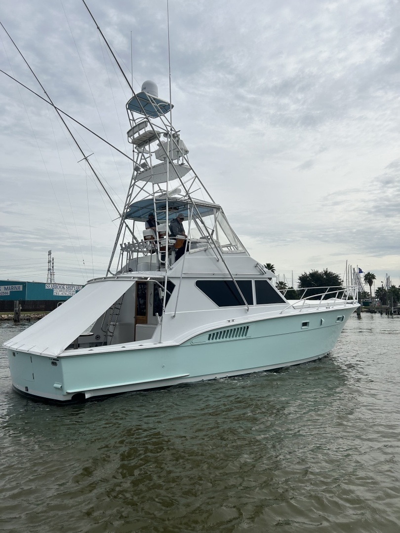 1990 Hatteras 45 Convertible - Image 25