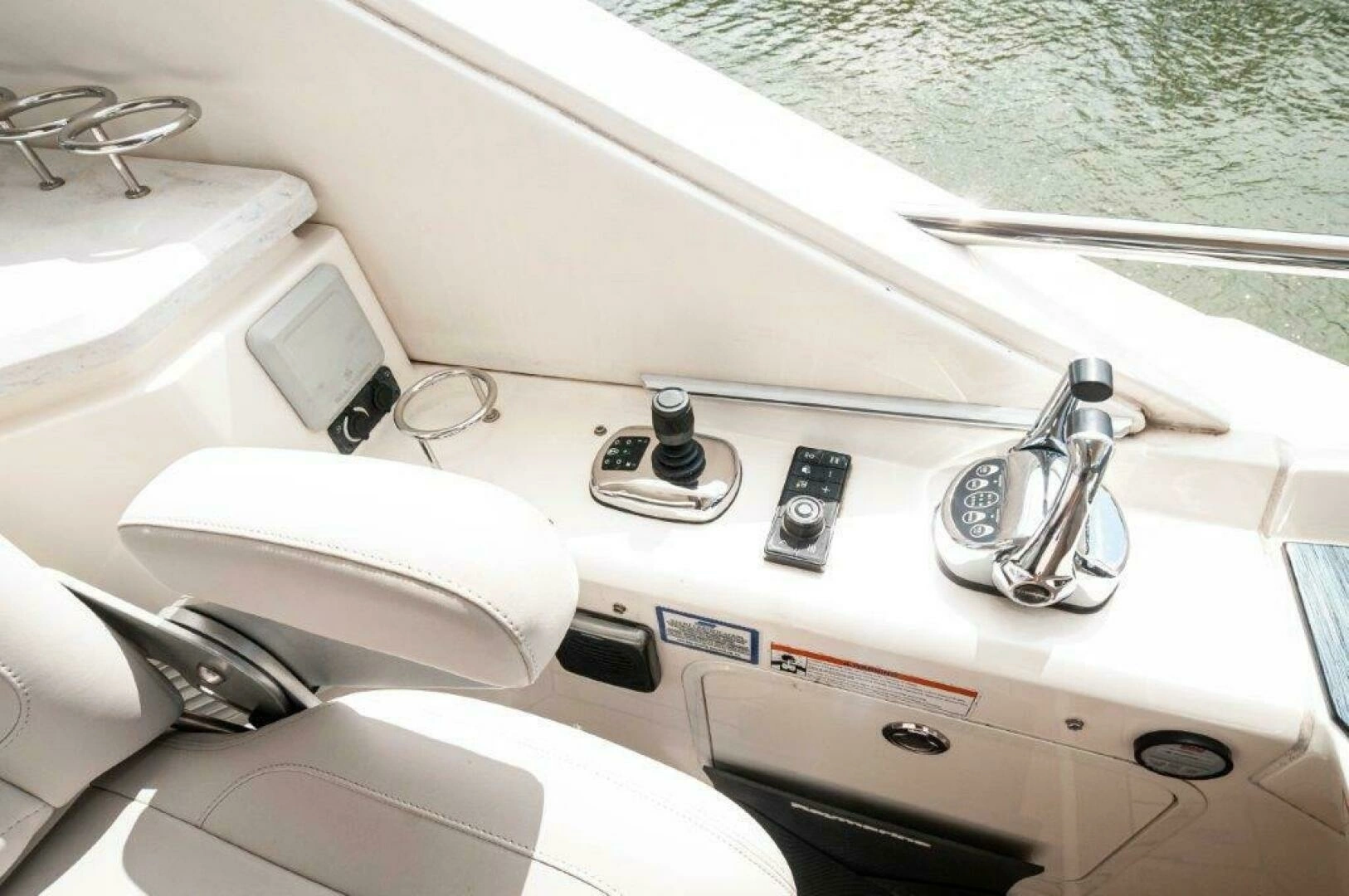 2018 Sea Ray L550 Flybridge - Image 36