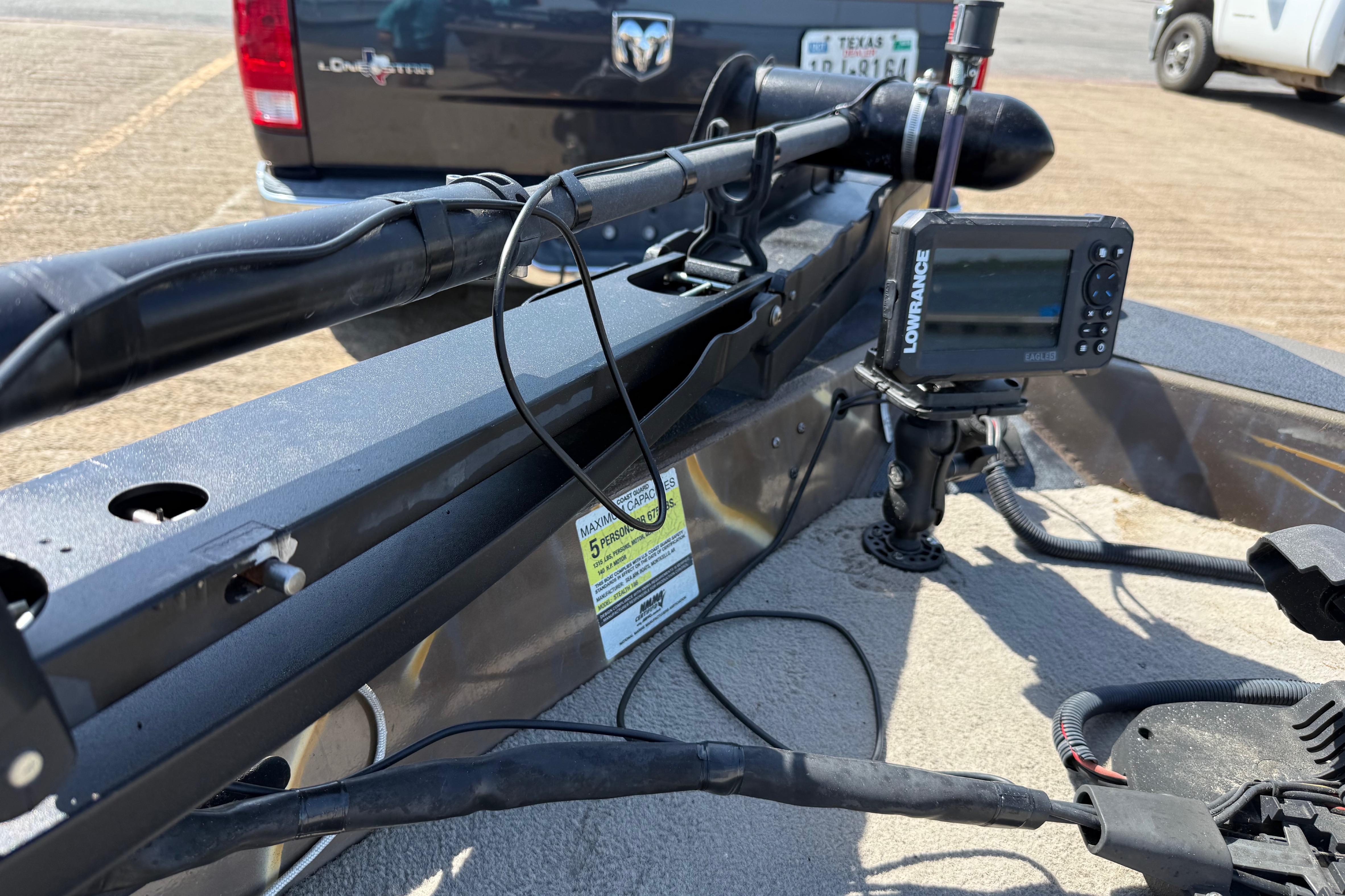 SeaArk Stealth 190 boat dashboard with Lowrance fish finder, 2010 model.