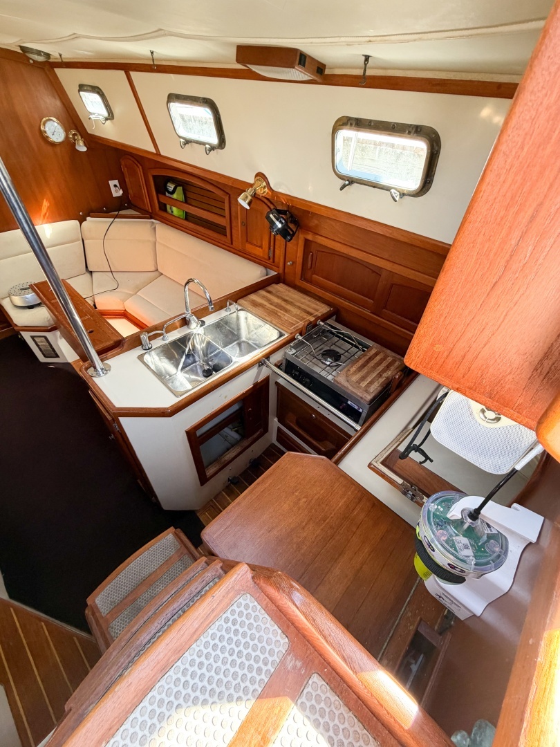 1998 Pacific Seacraft 37 - Image 29