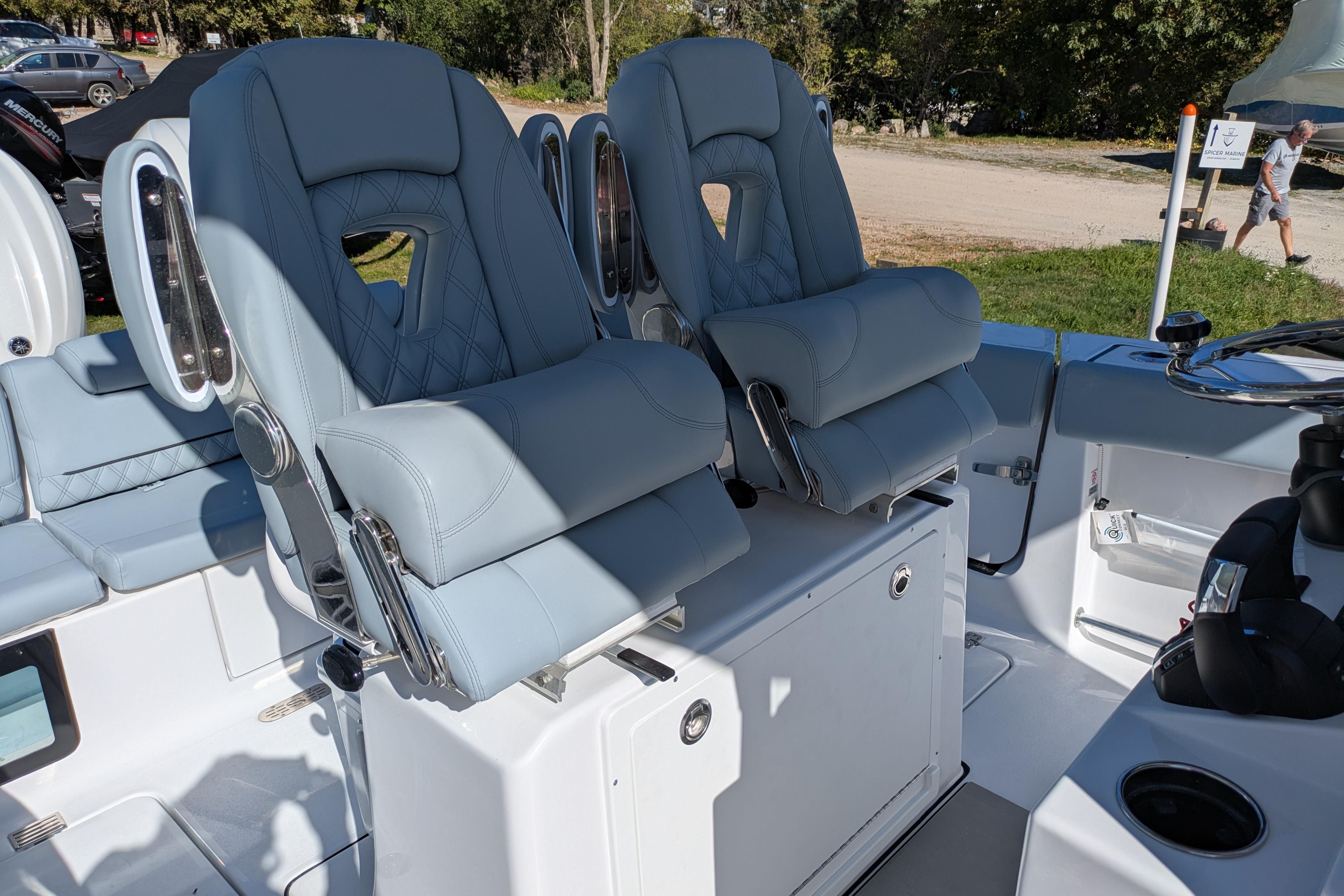 2026 Sportsman Heritage 261 Center Console boat with luxurious seating and modern design.