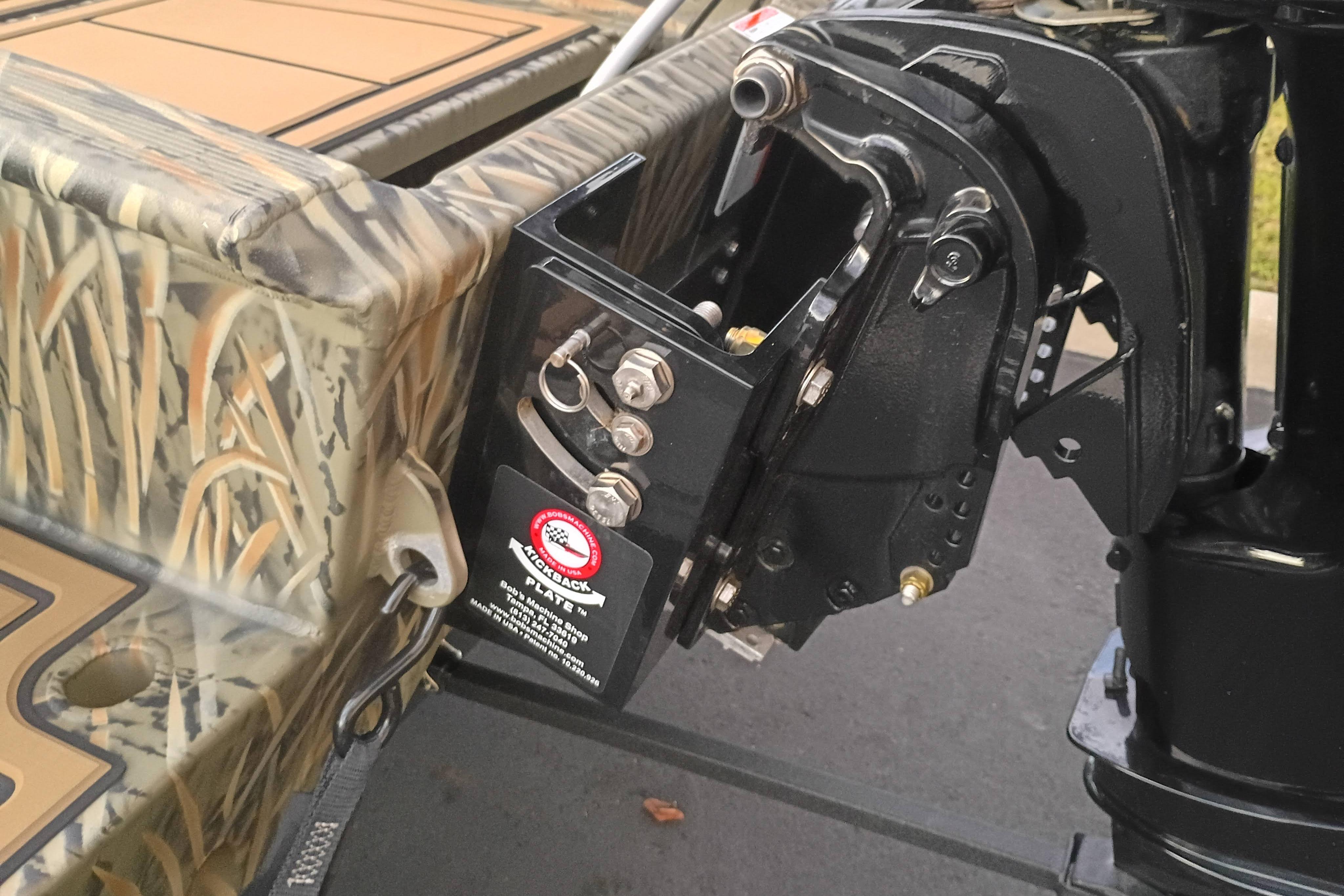 2026 Tracker Grizzly 1650 T Prairie Wings Edition boat motor mount detail.