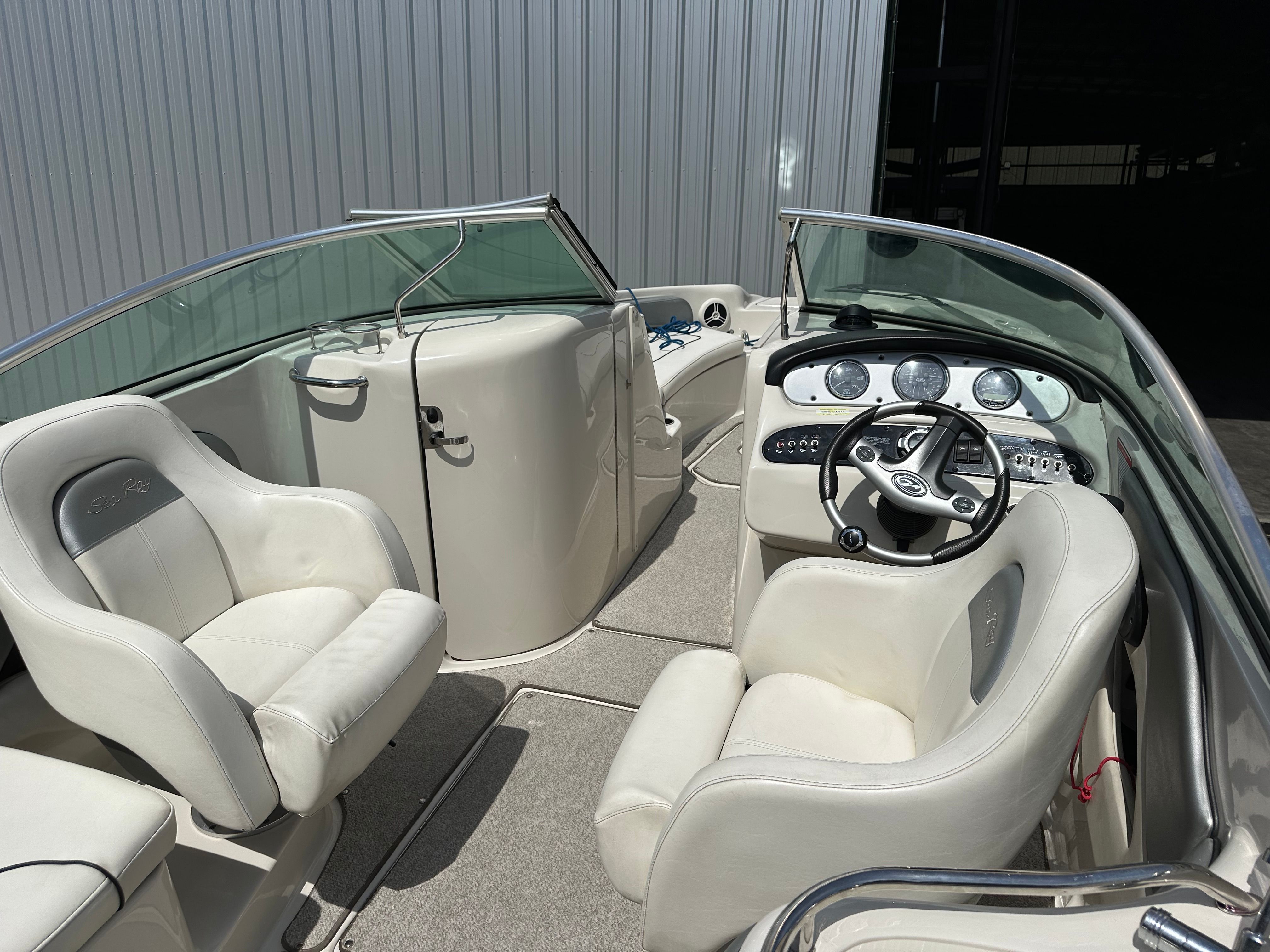 2008 Sea Ray 240 Sundeck - 3