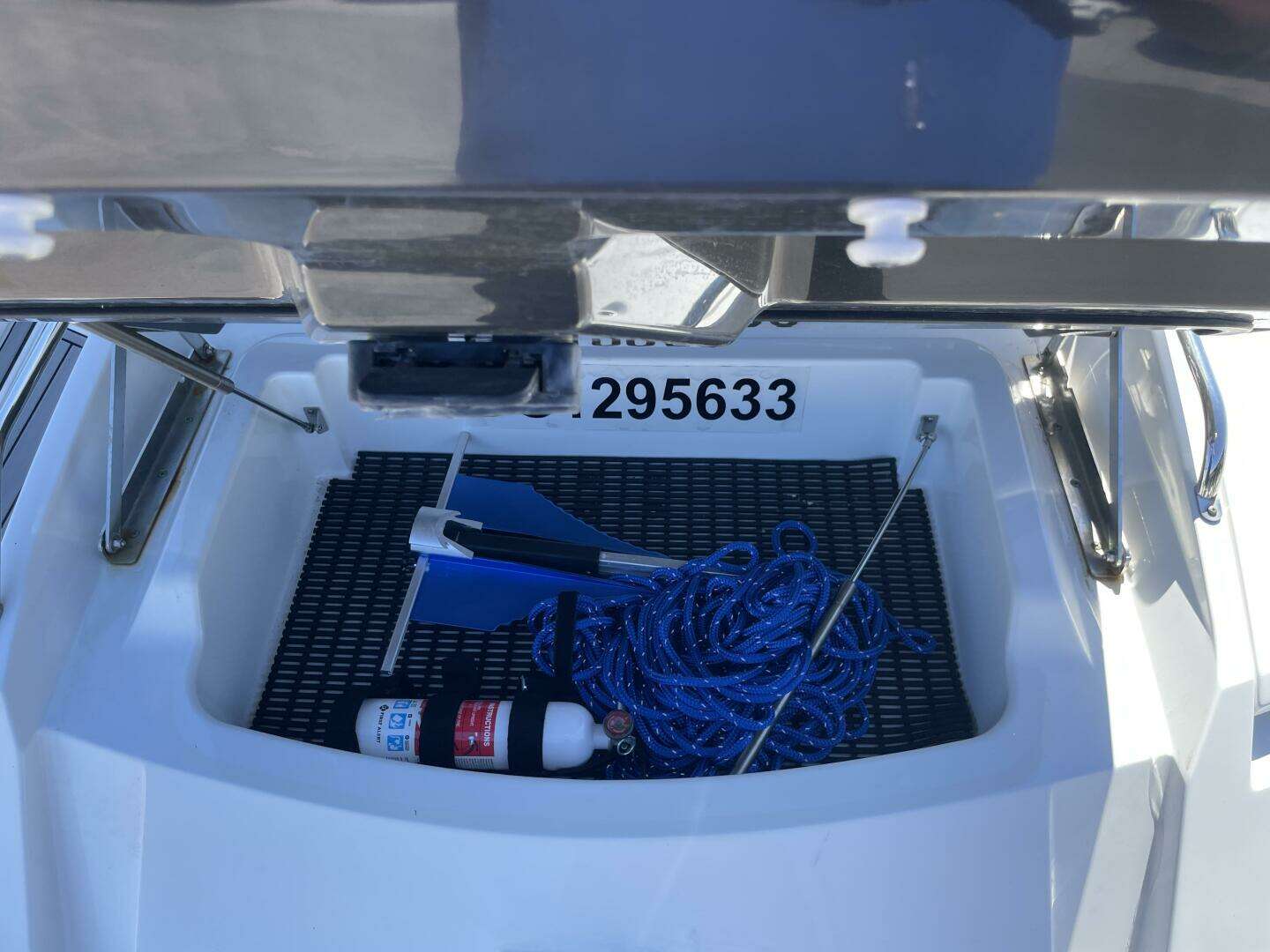 2019 Monterey 328SS - Image 13