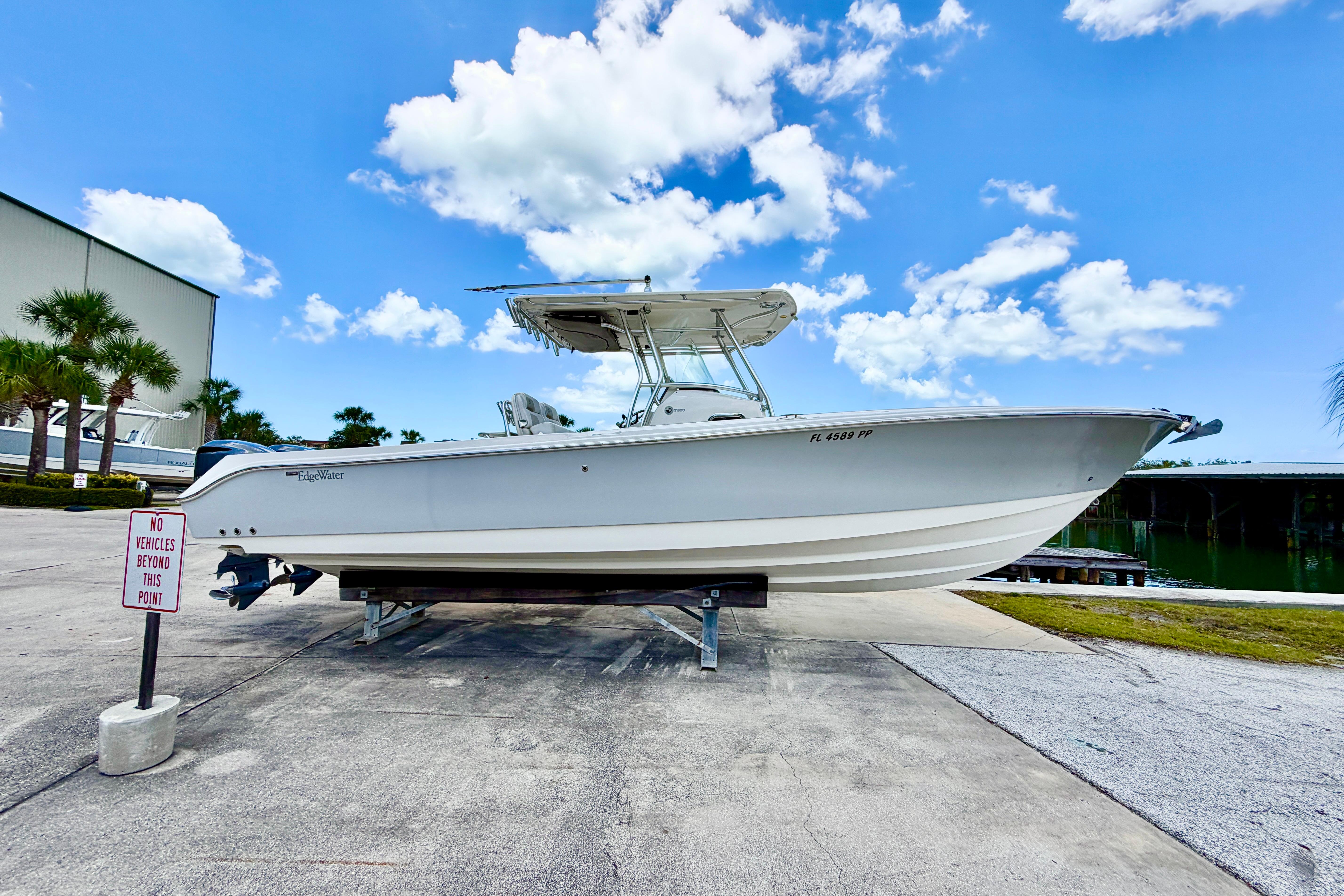 2013 Edgewater 318CC
