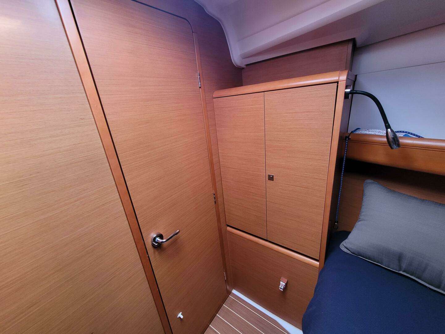 2014 Jeanneau 379 - Image 27