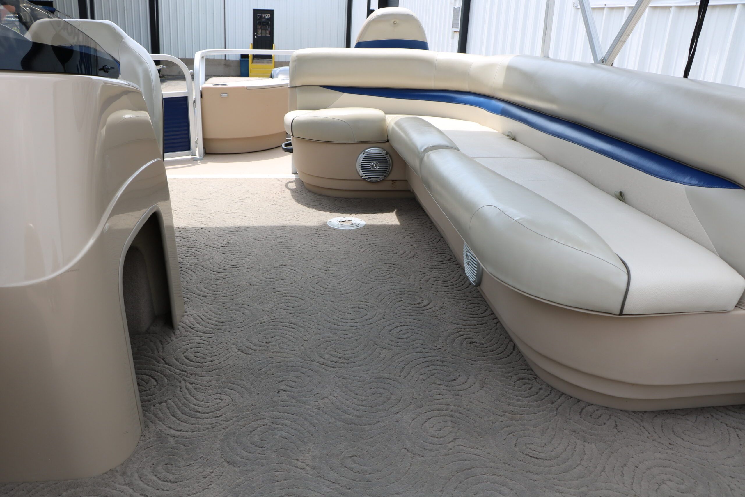 2013 Sun Tracker Fishing Barge 20 DLX - 20